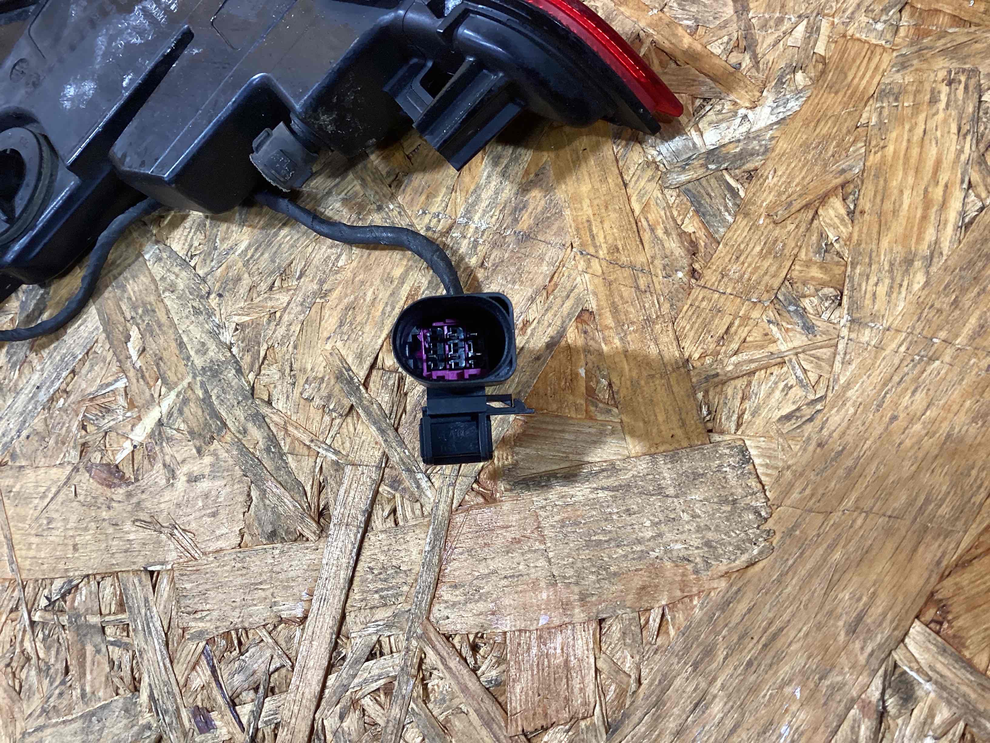 Фара противотуманная Porsche Macan 090126-105