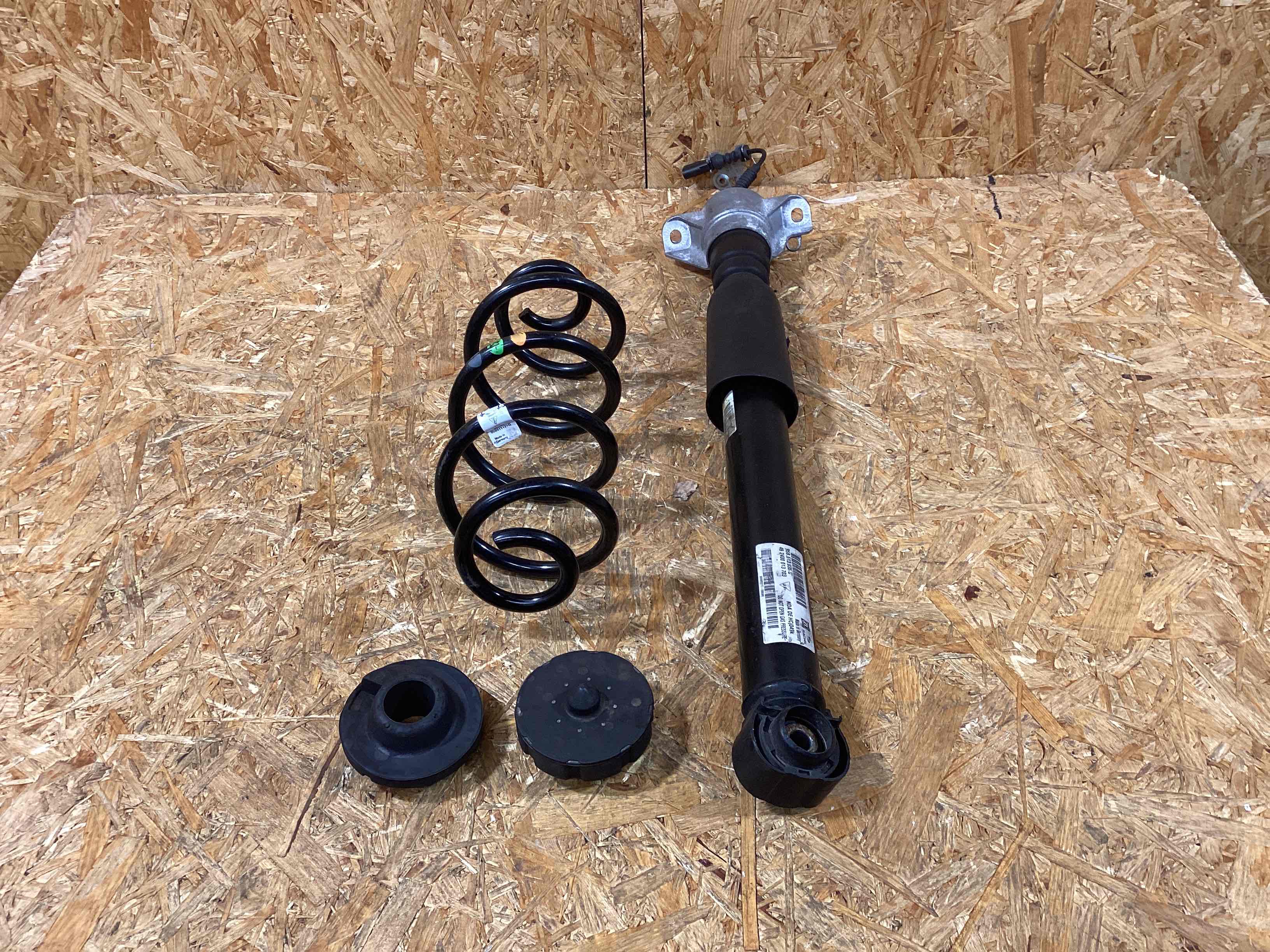 Амортизатор задний Porsche Macan 090126-106