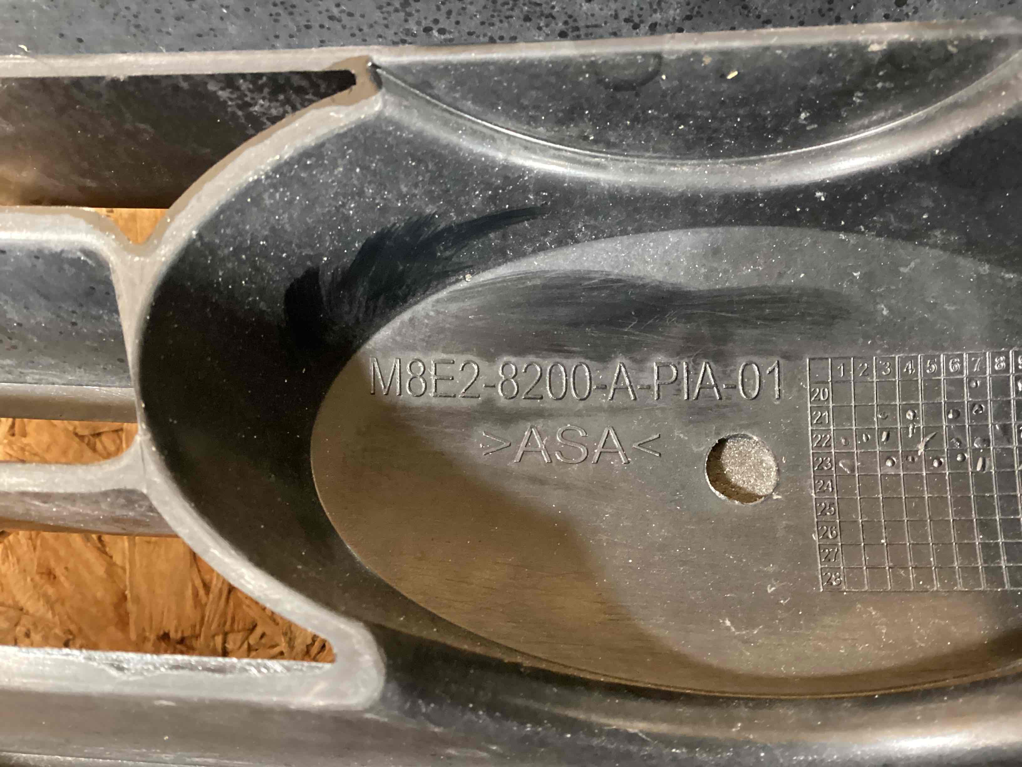 Решетка радиатора Land Rover Range Rover L460 090126-107