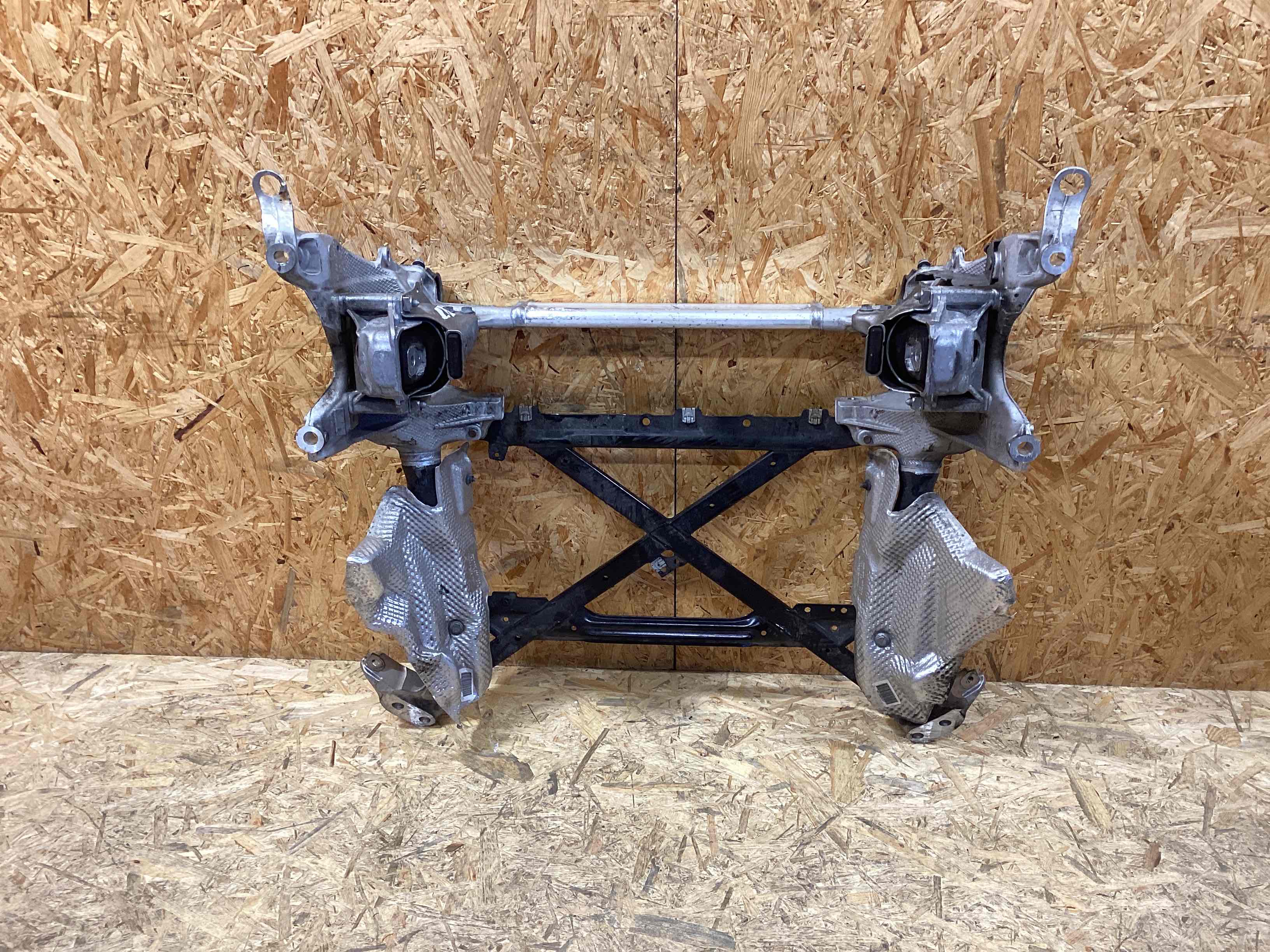 Балка подвески передняя (подрамник) Porsche Macan 090226-103