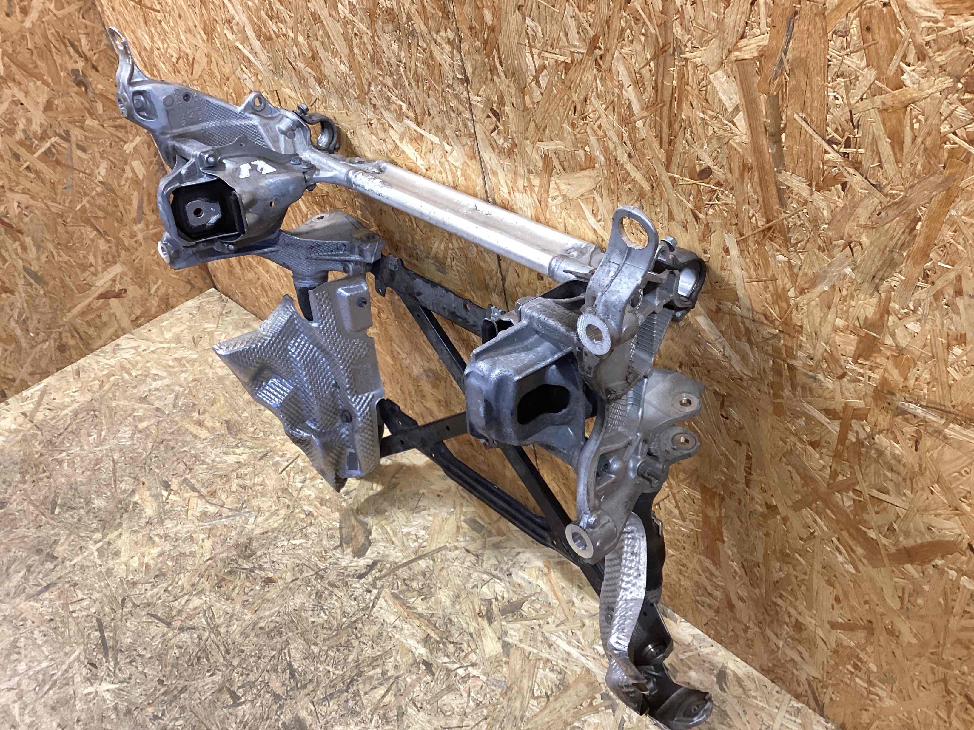 Балка подвески передняя (подрамник) Porsche Macan 090226-103