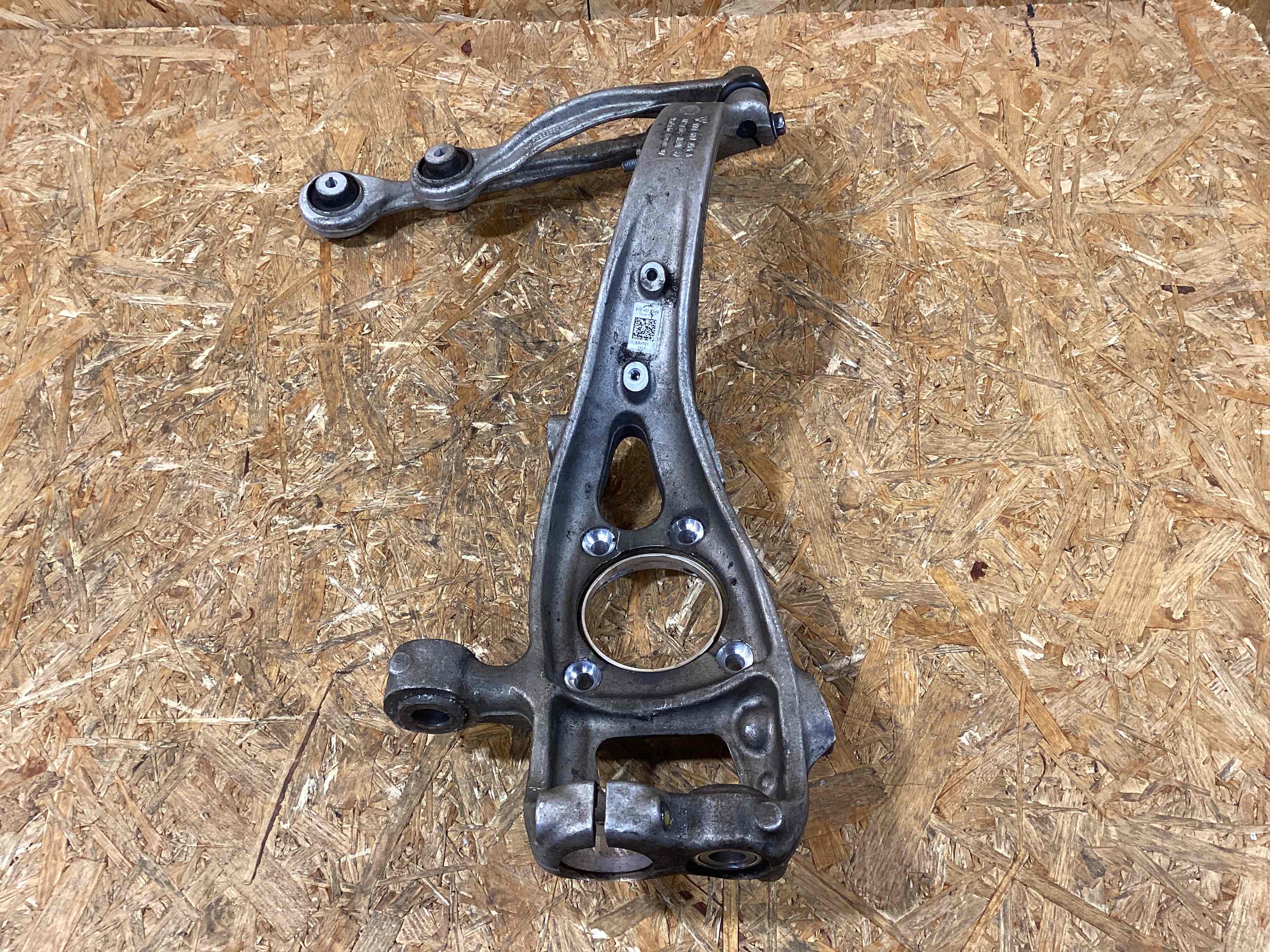 Кулак поворотный правый Porsche Cayenne 090226-104