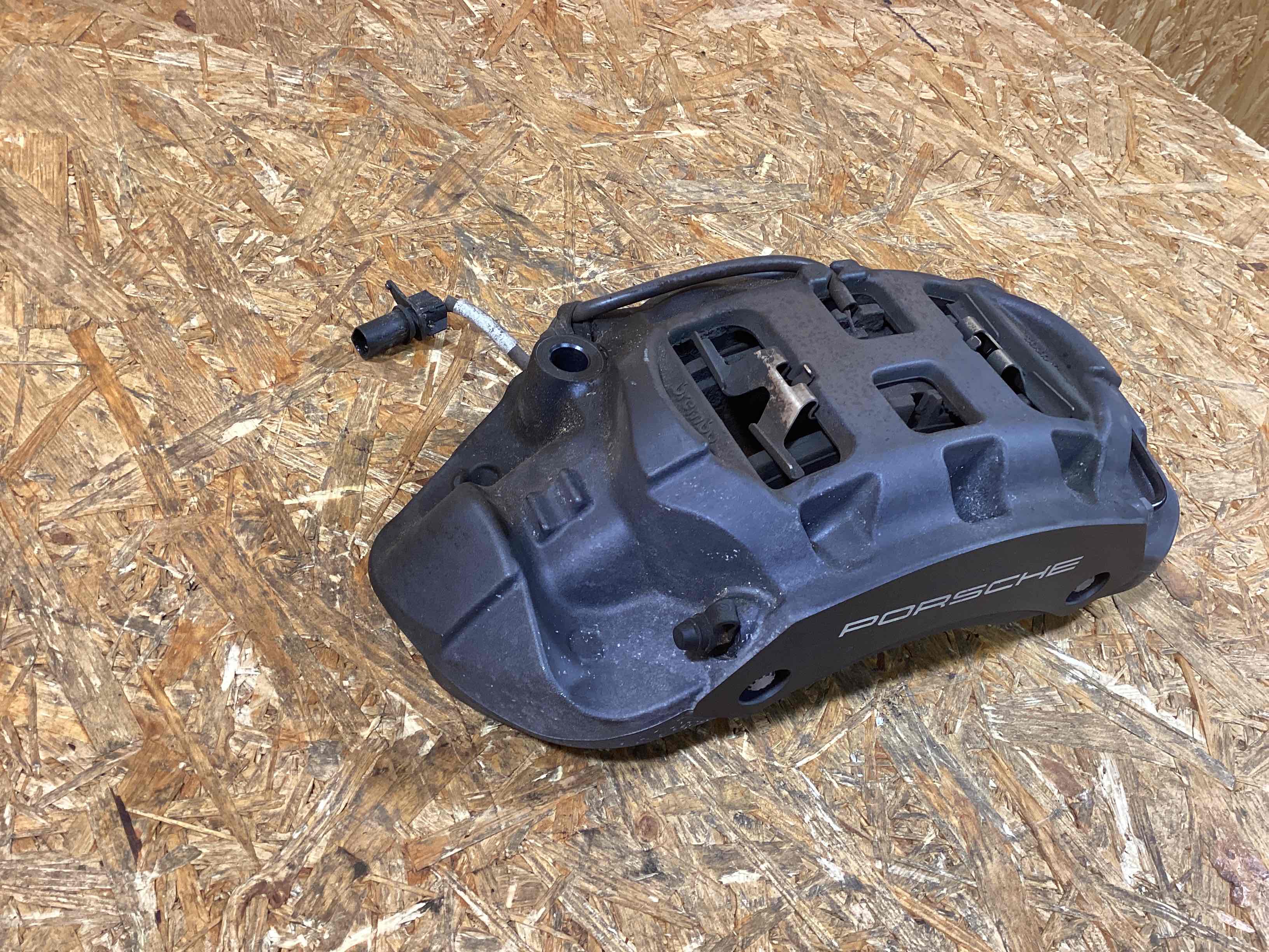 Суппорт Porsche Macan 090226-107