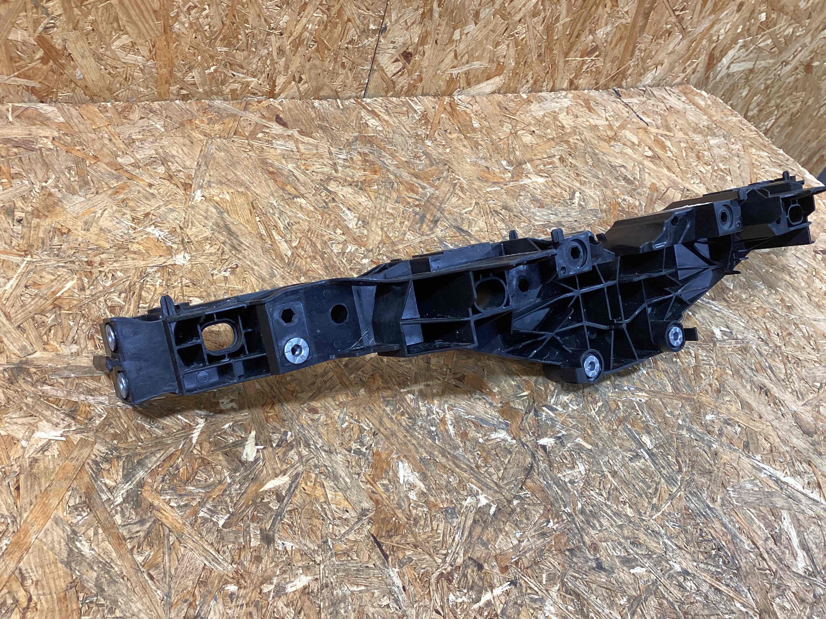 Передняя панель крепления облицовки (телевизор) Porsche Macan 090226-118