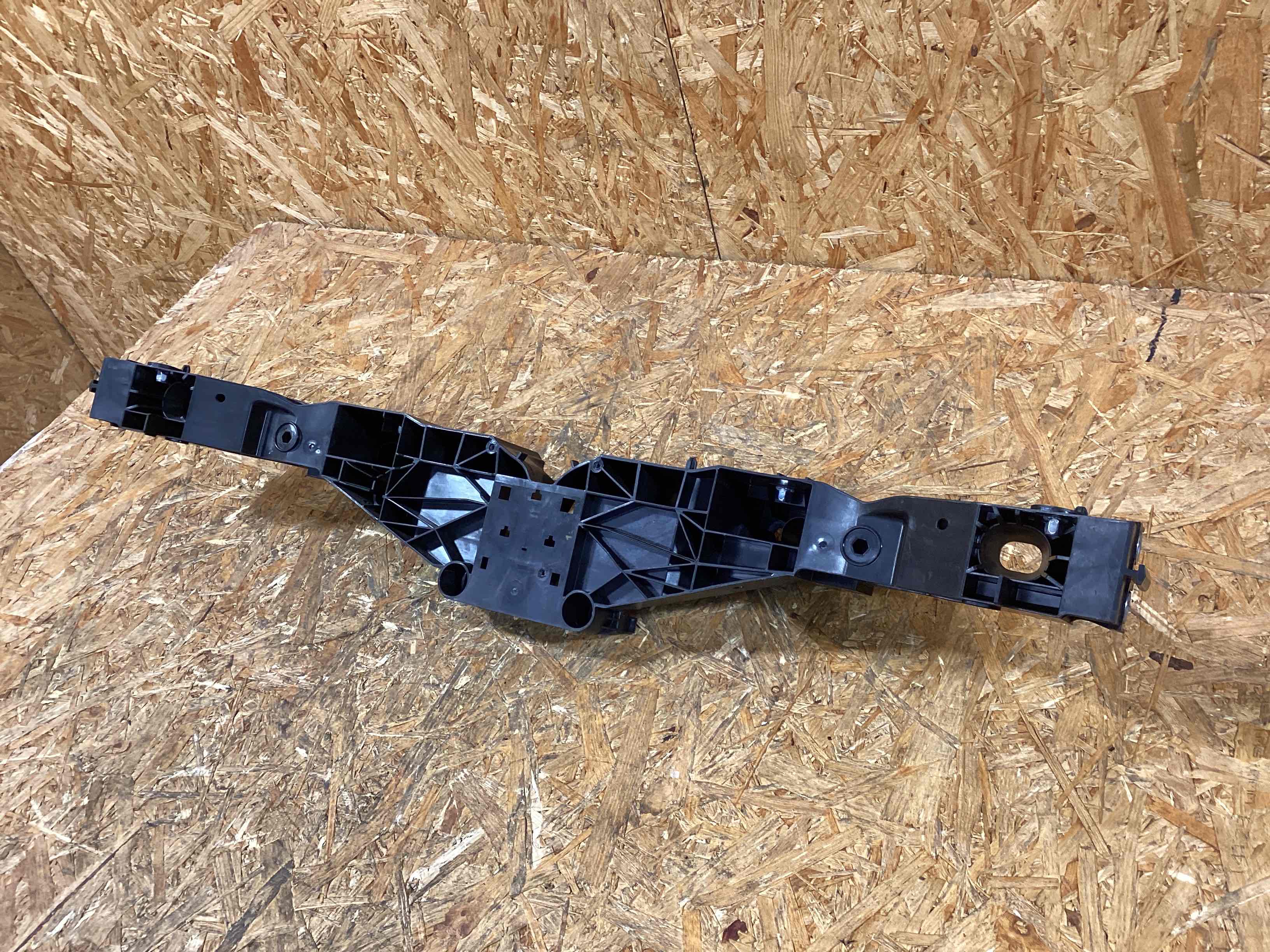 Передняя панель крепления облицовки (телевизор) Porsche Macan 090226-118