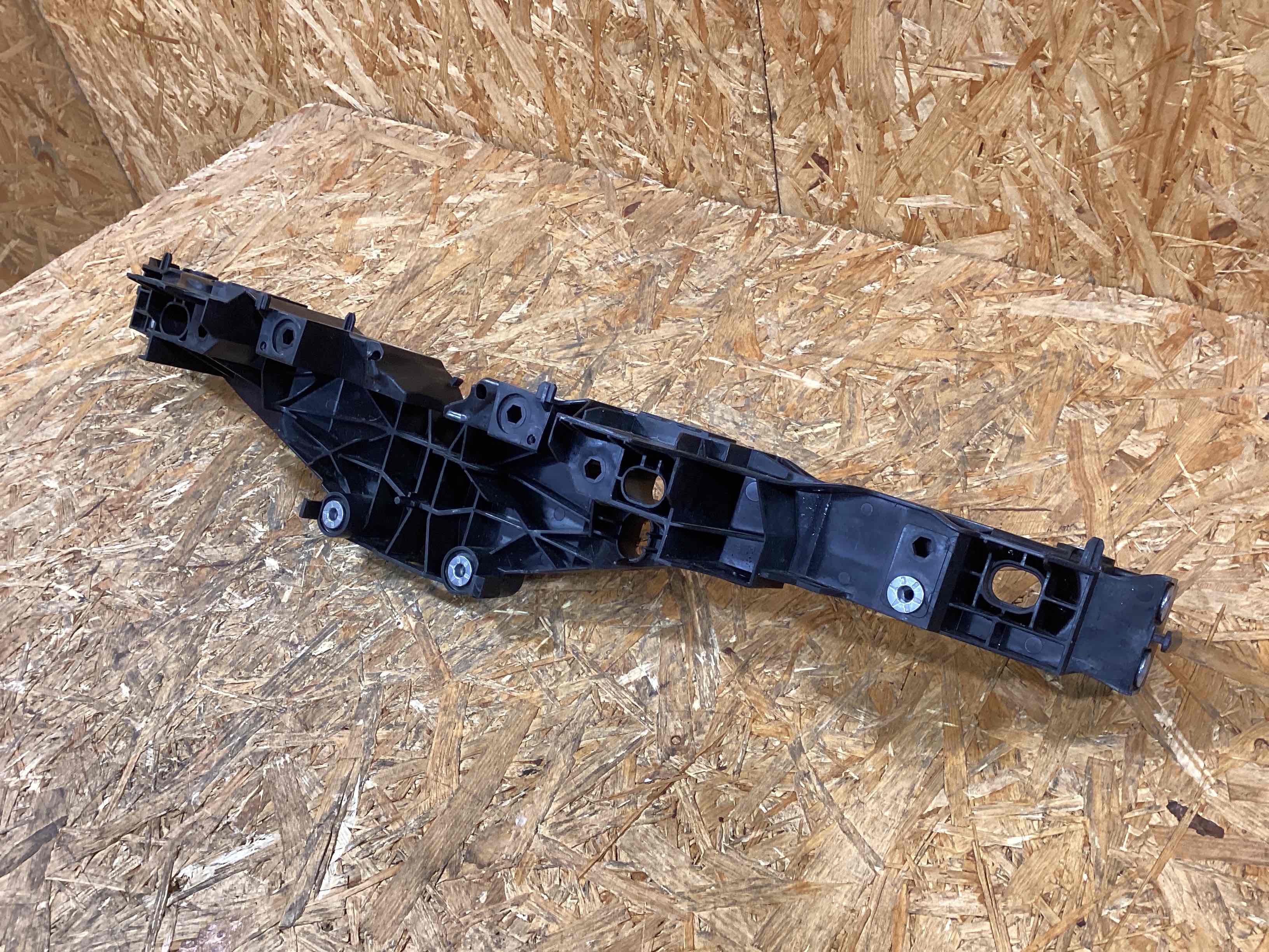 Передняя панель крепления облицовки (телевизор) Porsche Macan 090226-118