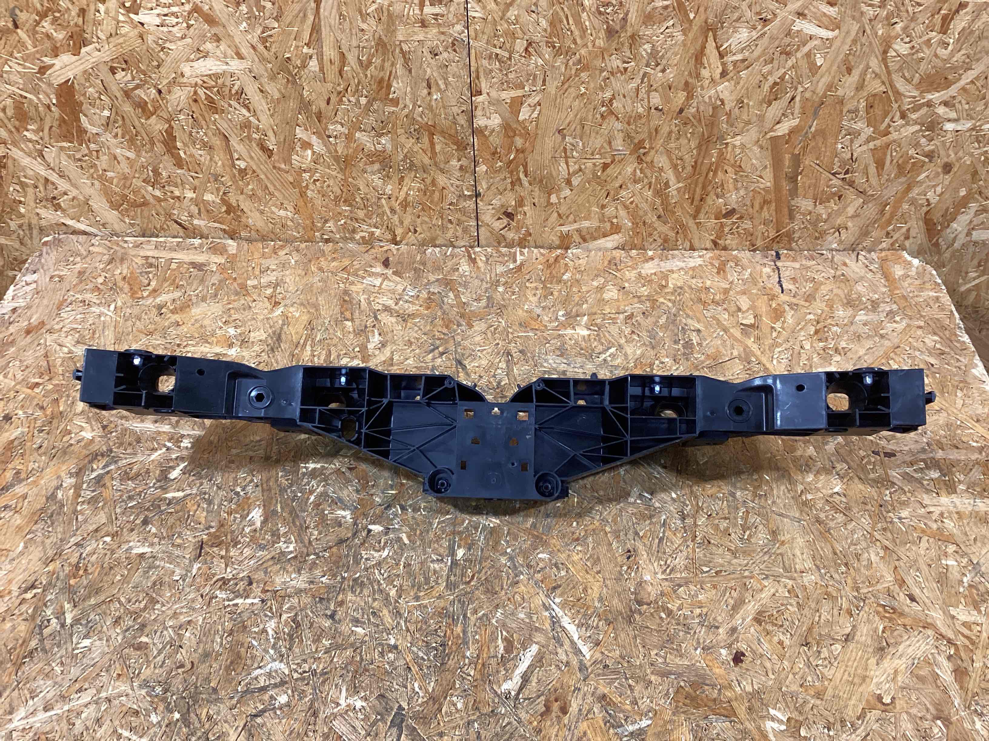 Передняя панель крепления облицовки (телевизор) Porsche Macan 090226-118