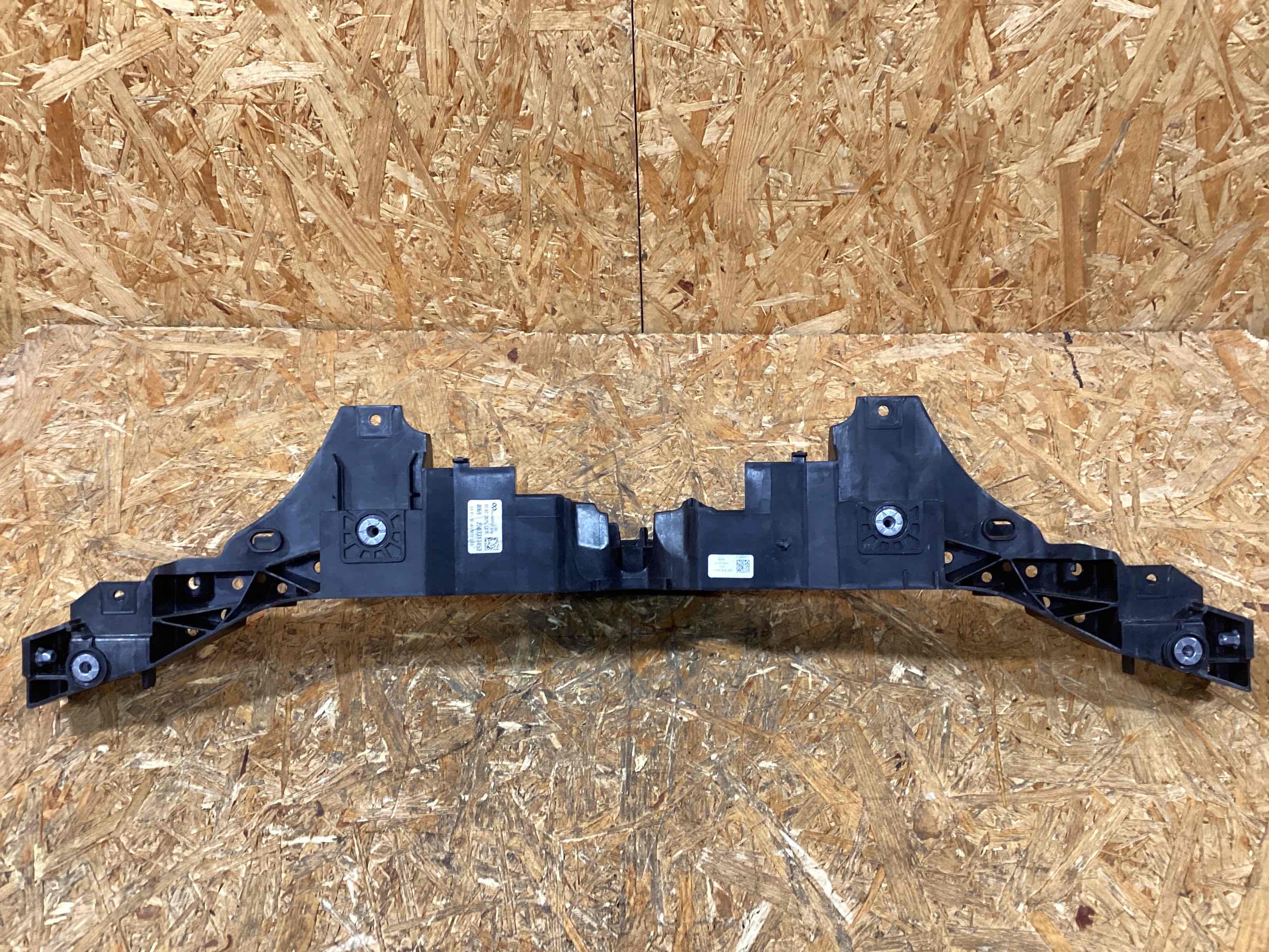 Передняя панель крепления облицовки (телевизор) Porsche Macan 090226-118