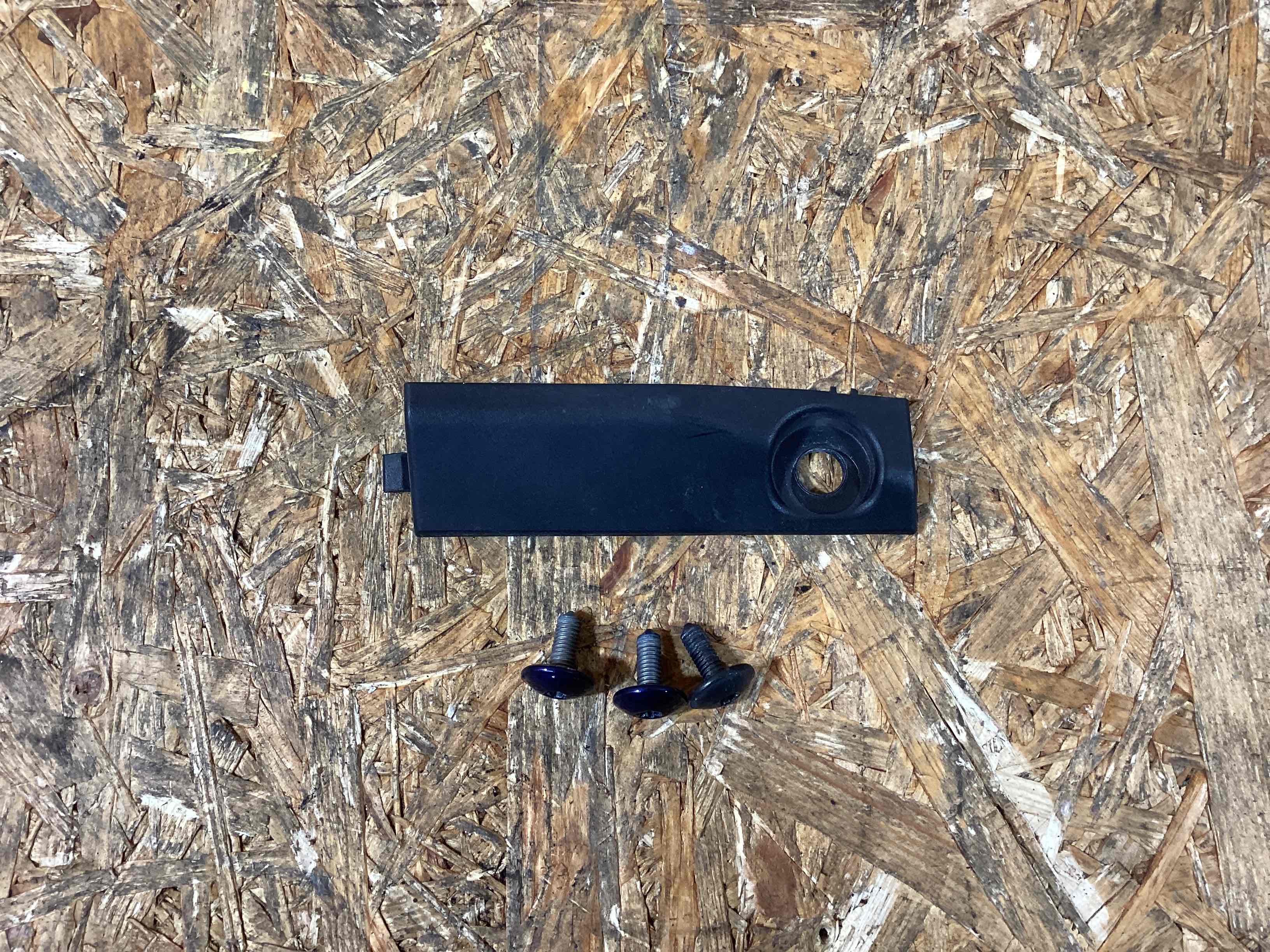 Крепление крыла Porsche Macan 090226-119