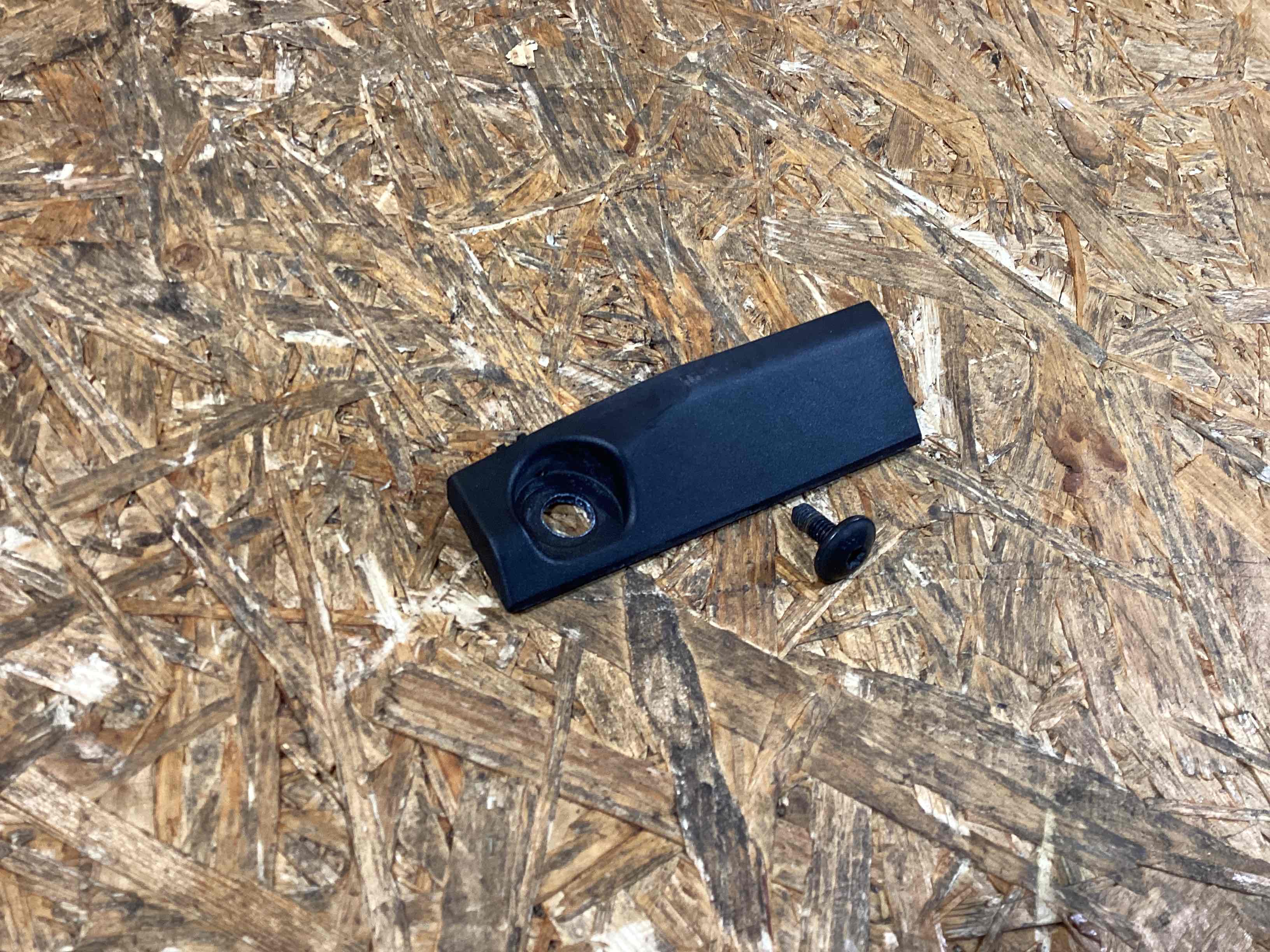 Крепление крыла Porsche Macan 090226-123