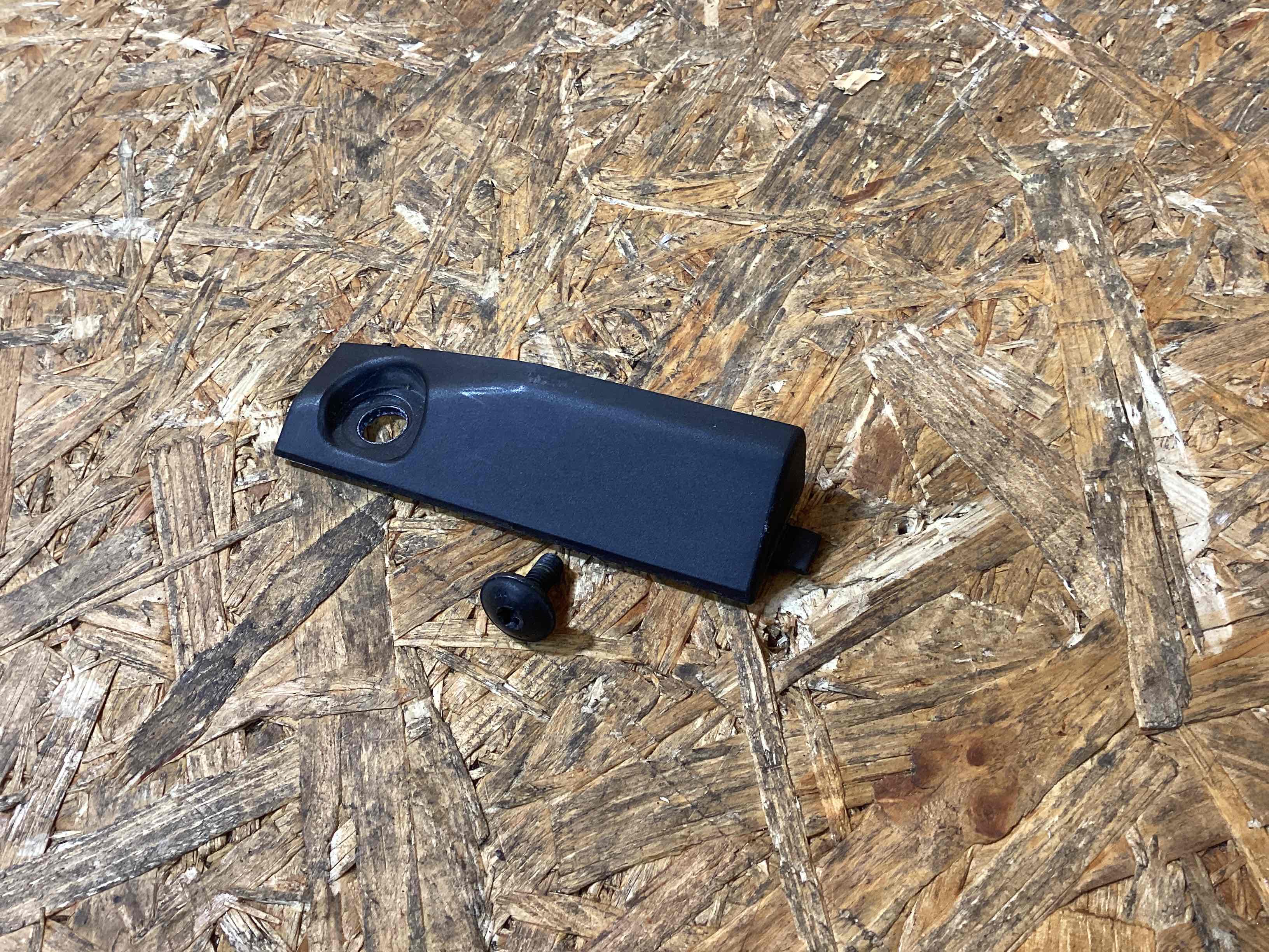 Крепление крыла Porsche Macan 090226-123