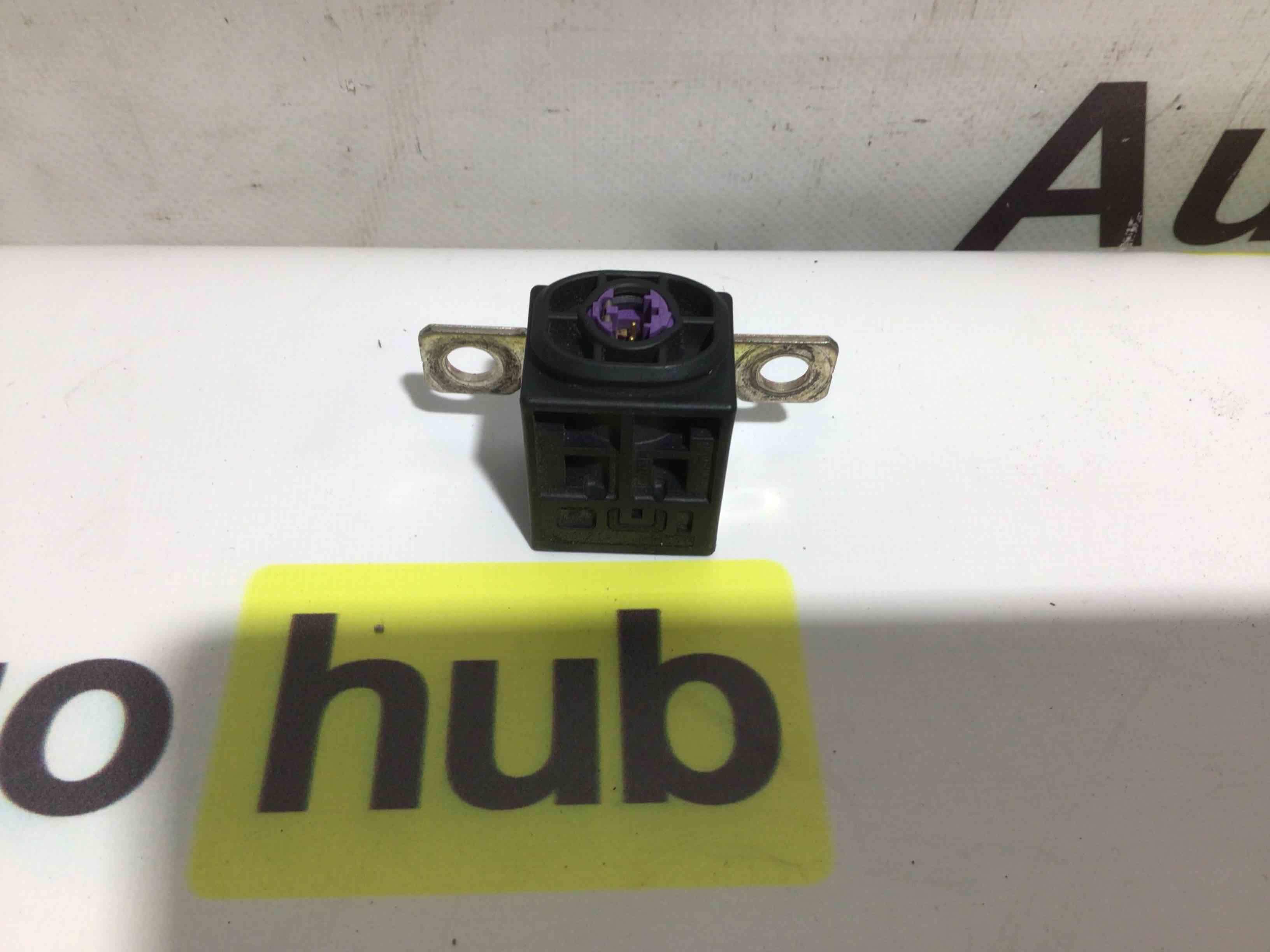 Блок предохранителей (блок реле) Porsche Macan 090326-004