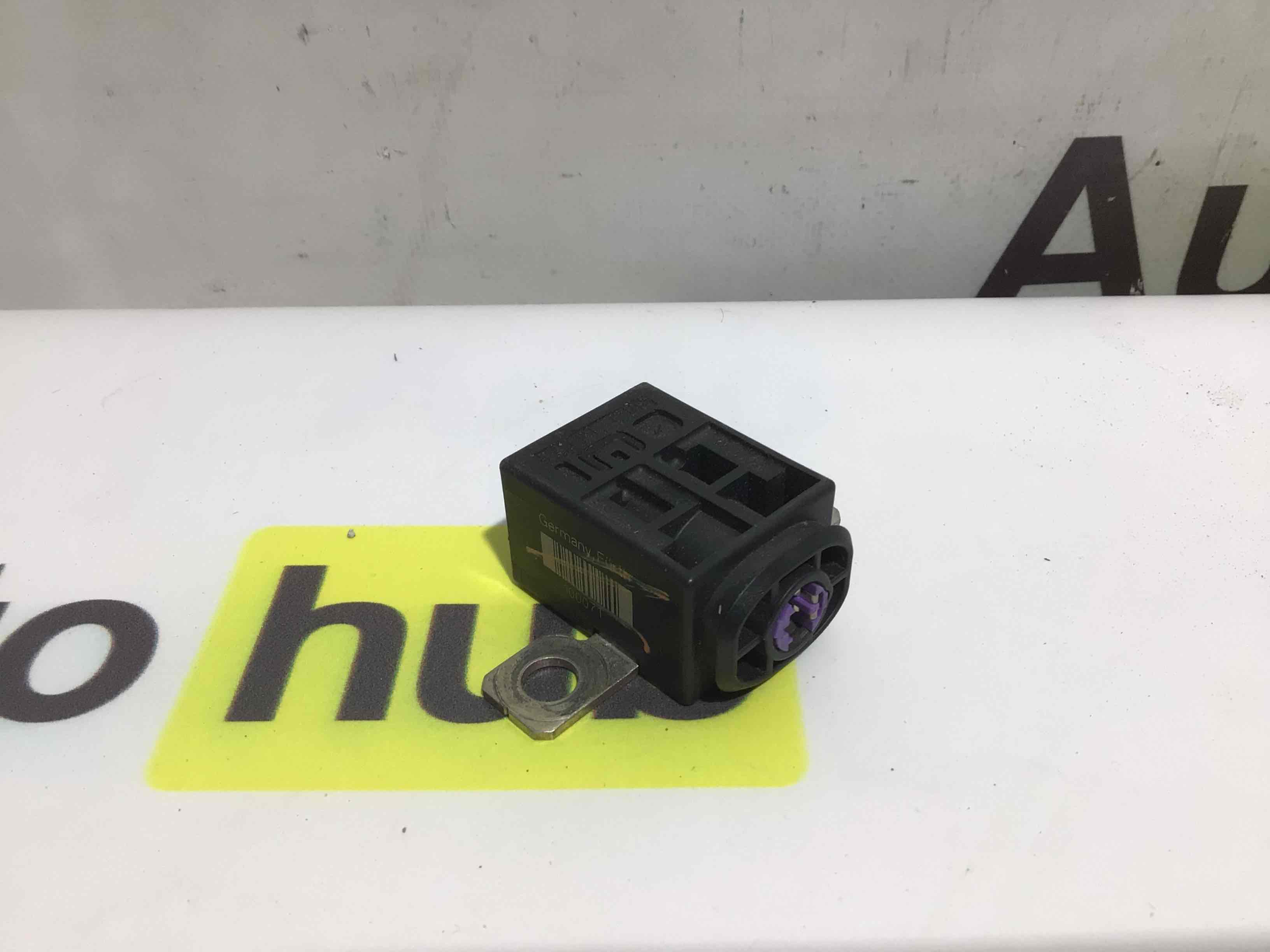 Блок предохранителей (блок реле) Porsche Macan 090326-004