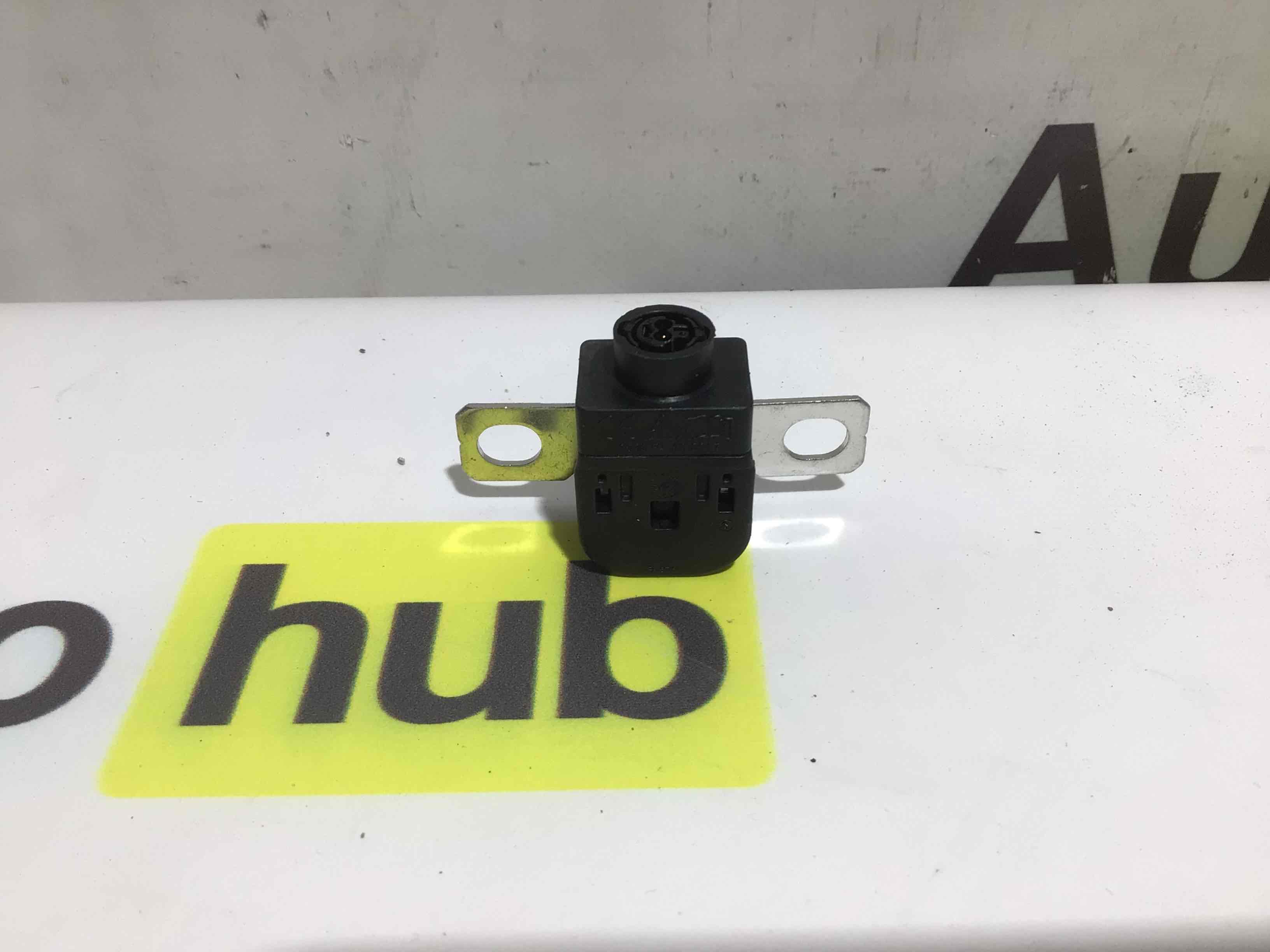 Блок предохранителей (блок реле) Mercedes EQS 090326-011