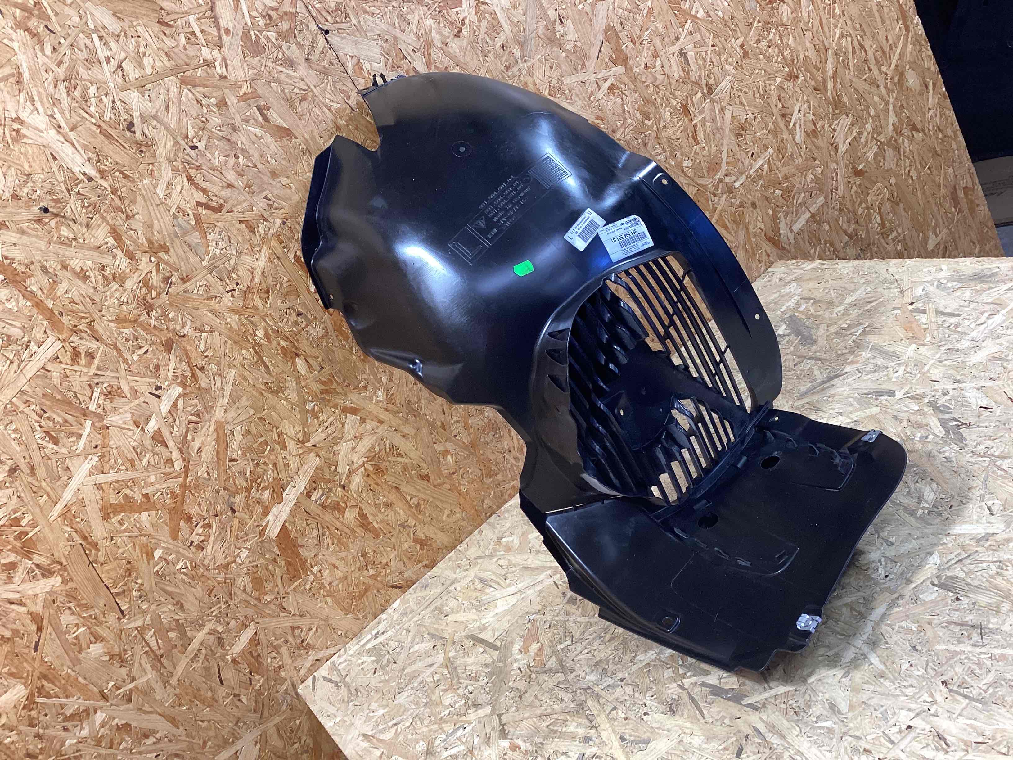 Защита арок передняя левая (подкрылок) Porsche 911 090426-104