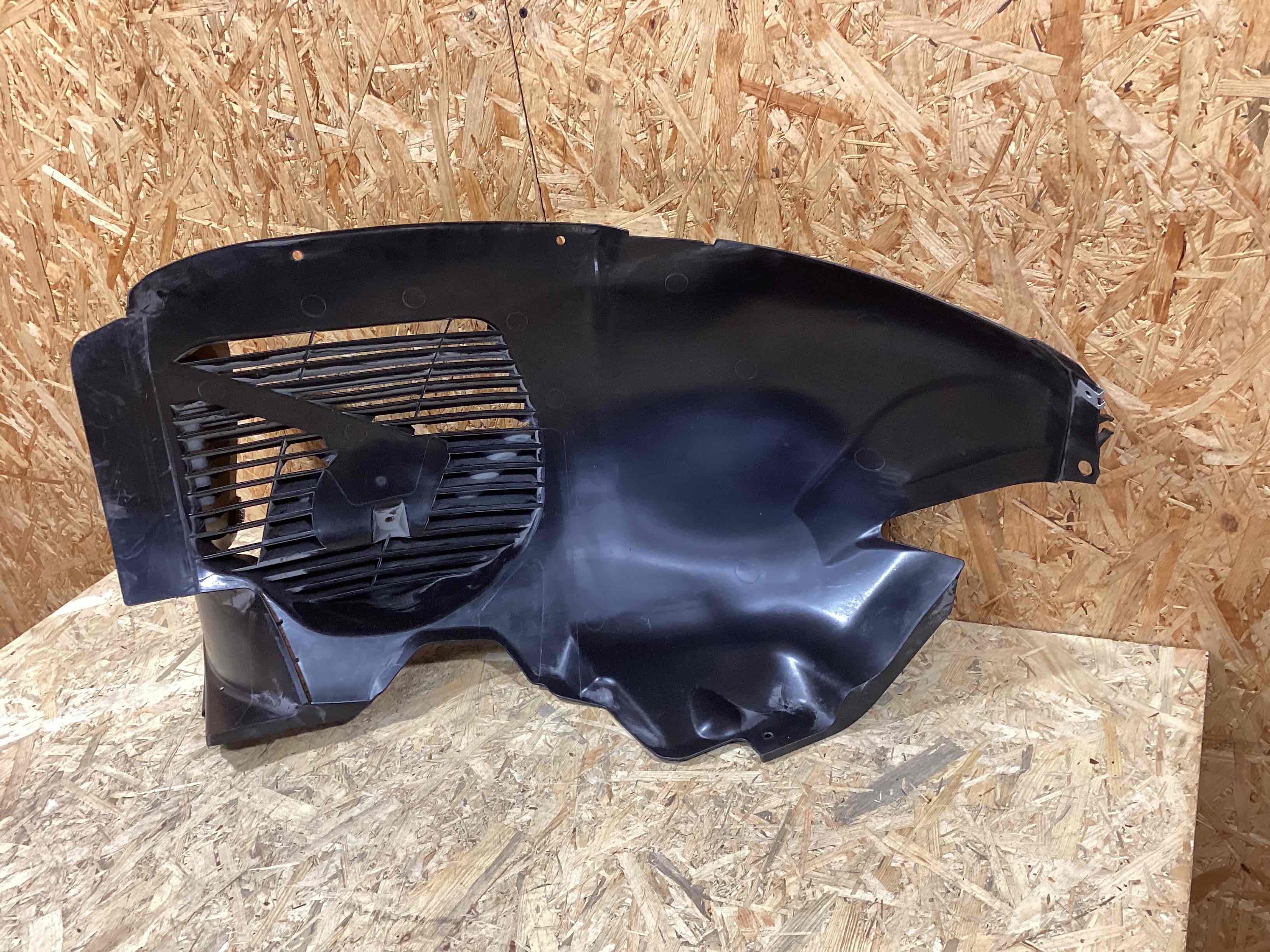 Защита арок передняя левая (подкрылок) Porsche 911 090426-104