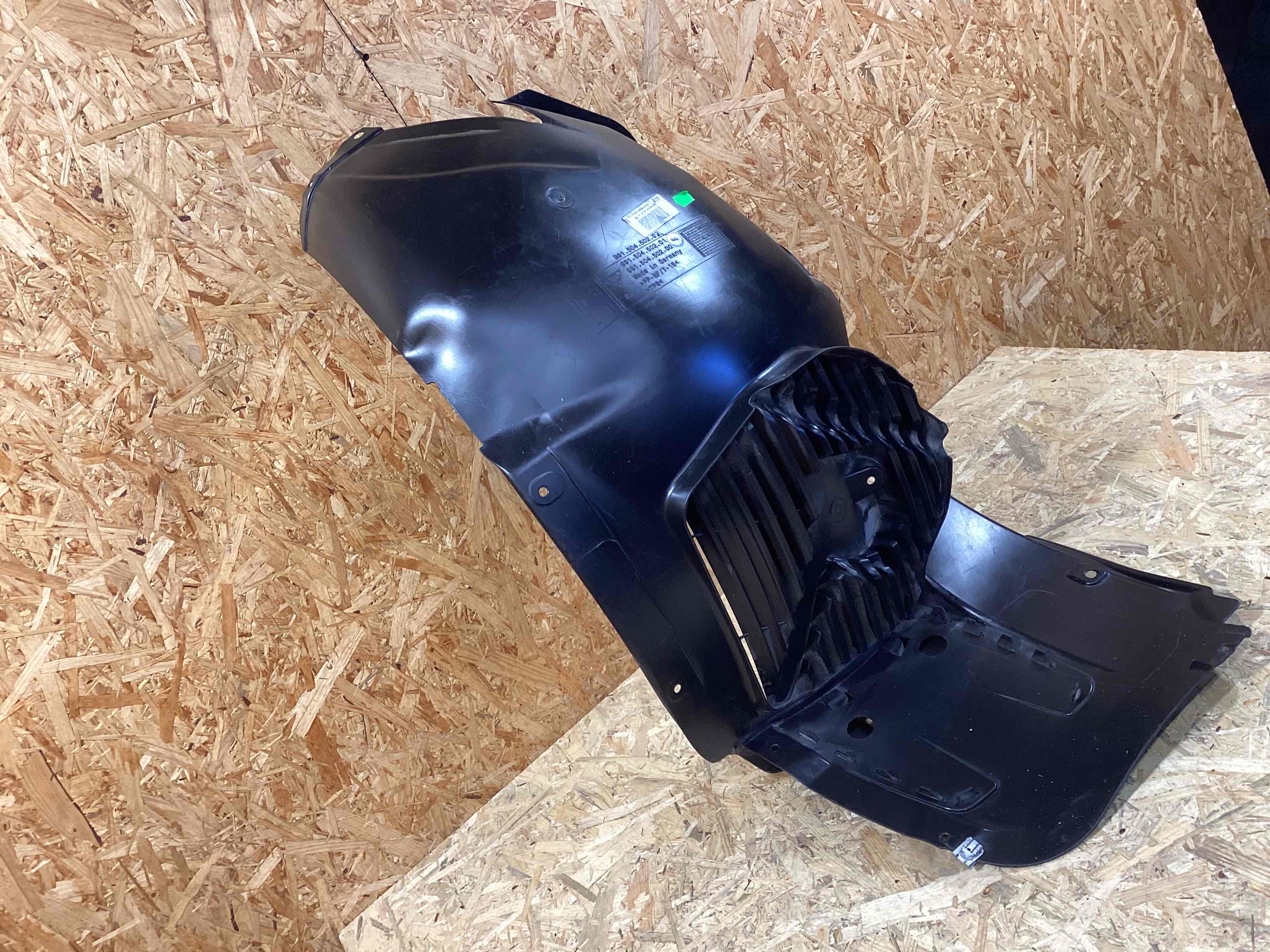 Защита арок передняя правая (подкрылок) Porsche 911 090426-105