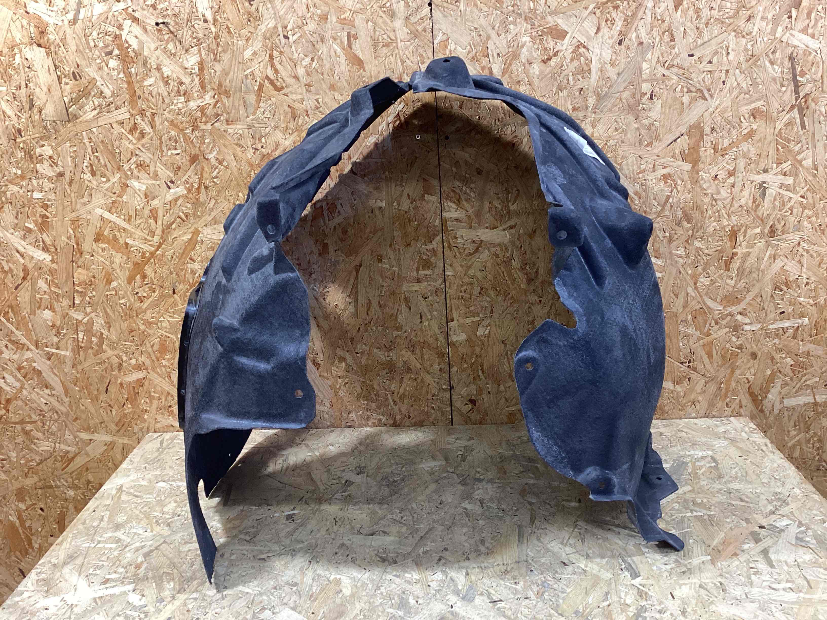 Защита арок передняя правая (подкрылок) Porsche Macan 090426-106