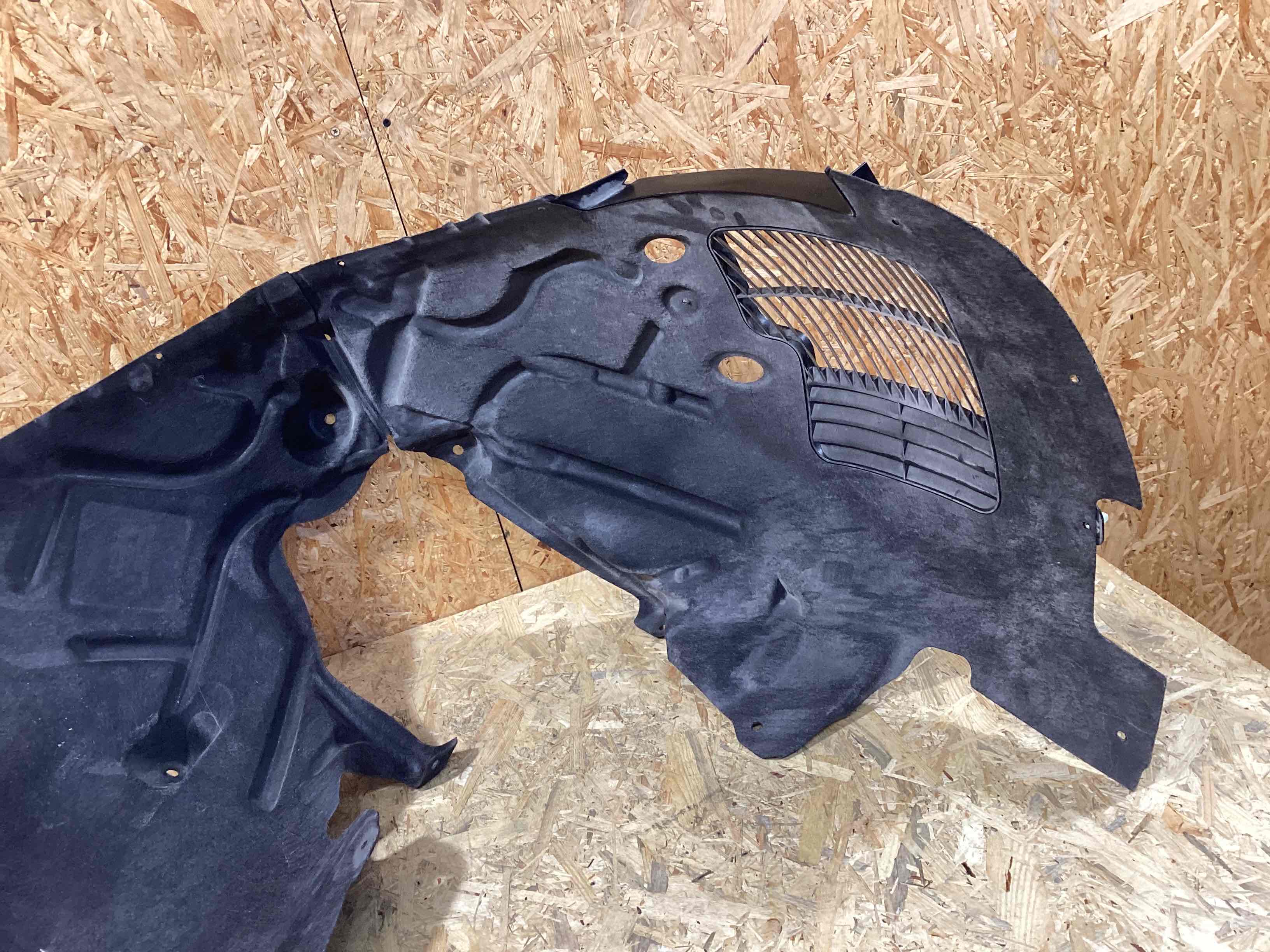 Защита арок передняя правая (подкрылок) Porsche Macan 090426-106