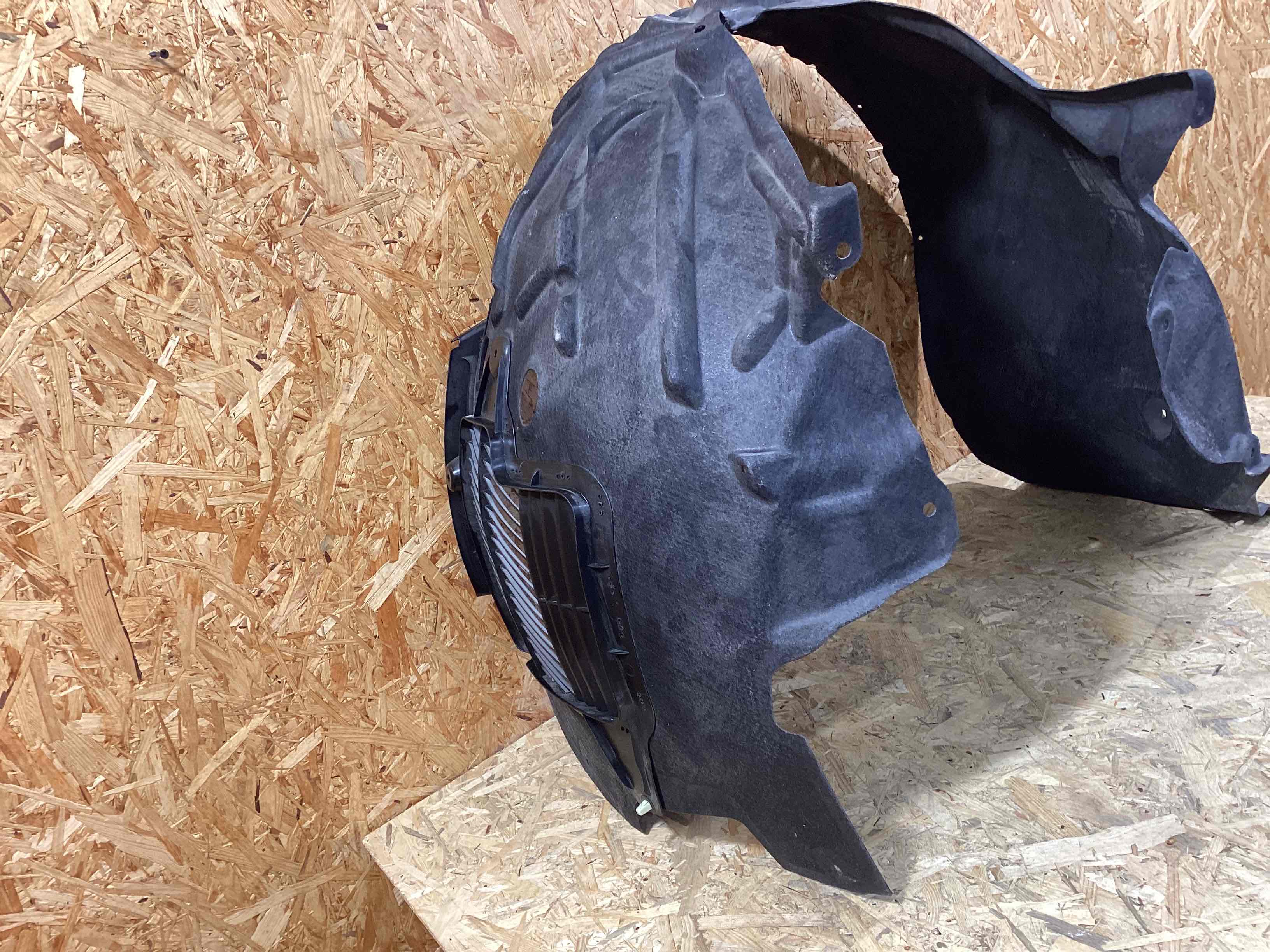 Защита арок передняя правая (подкрылок) Porsche Macan 090426-106