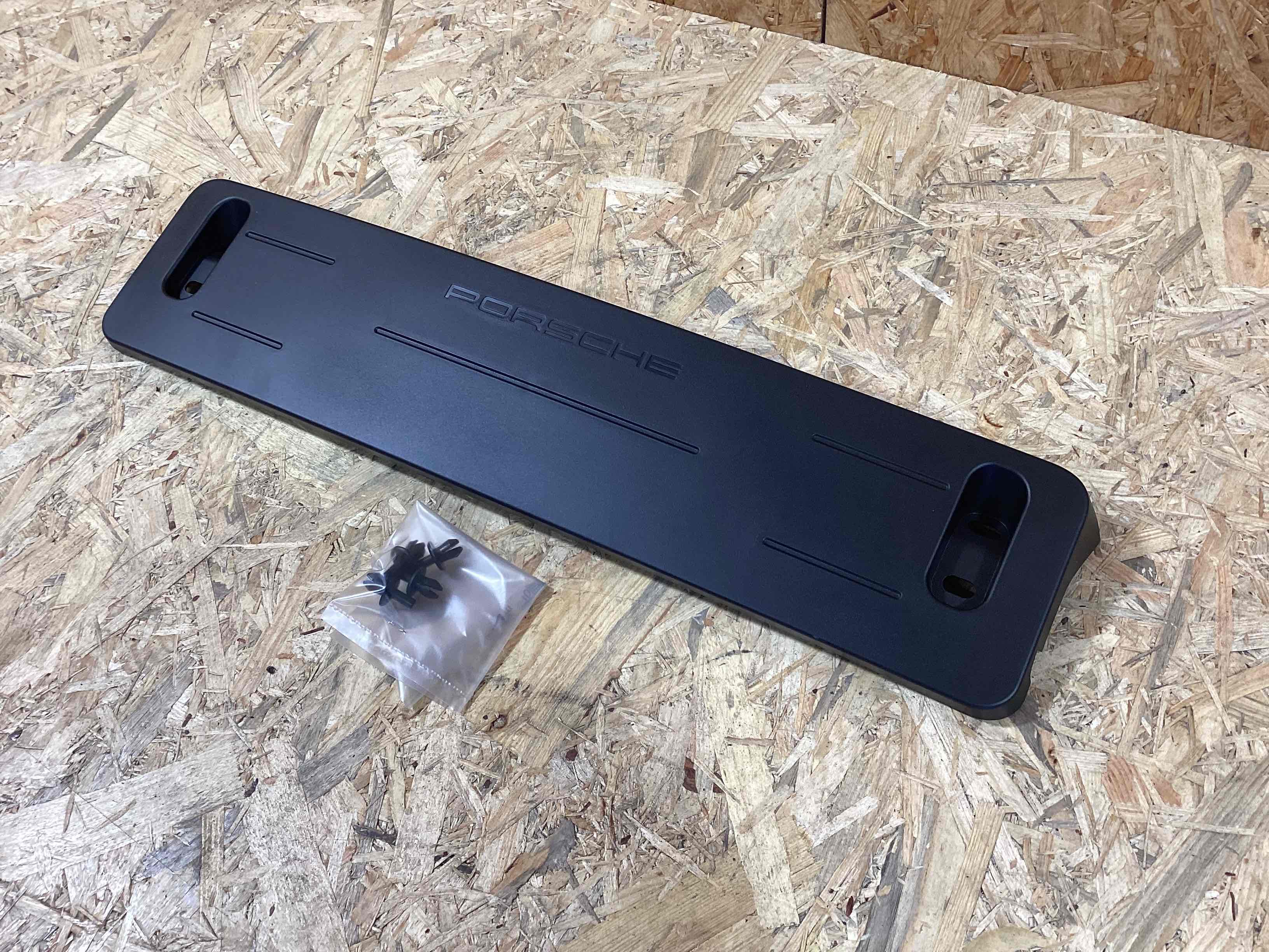 Накладка на бампер Porsche Cayenne 090426-107