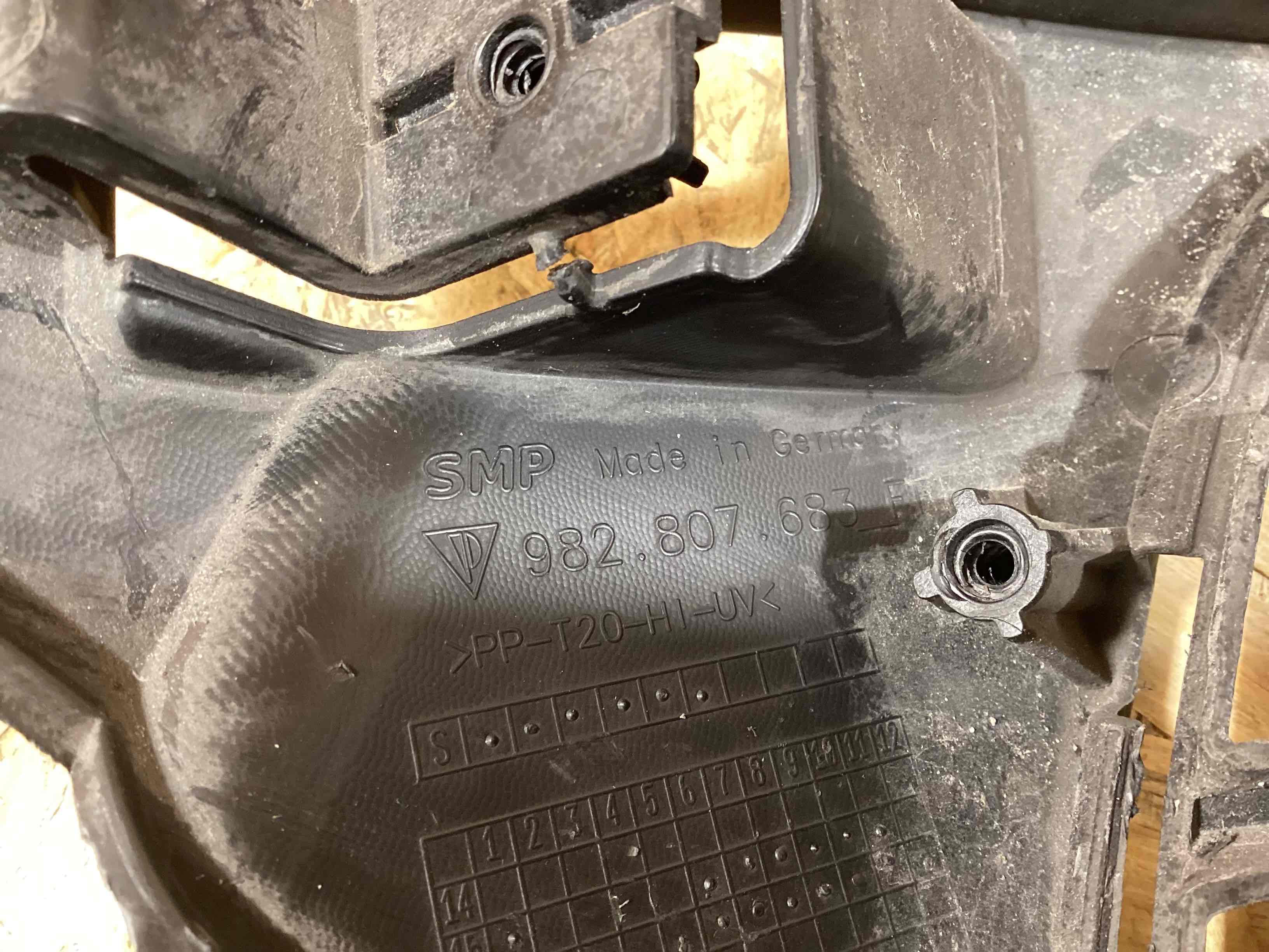 Заглушка, вставка (решетка) в бампер Porsche Boxster 718 090426-112