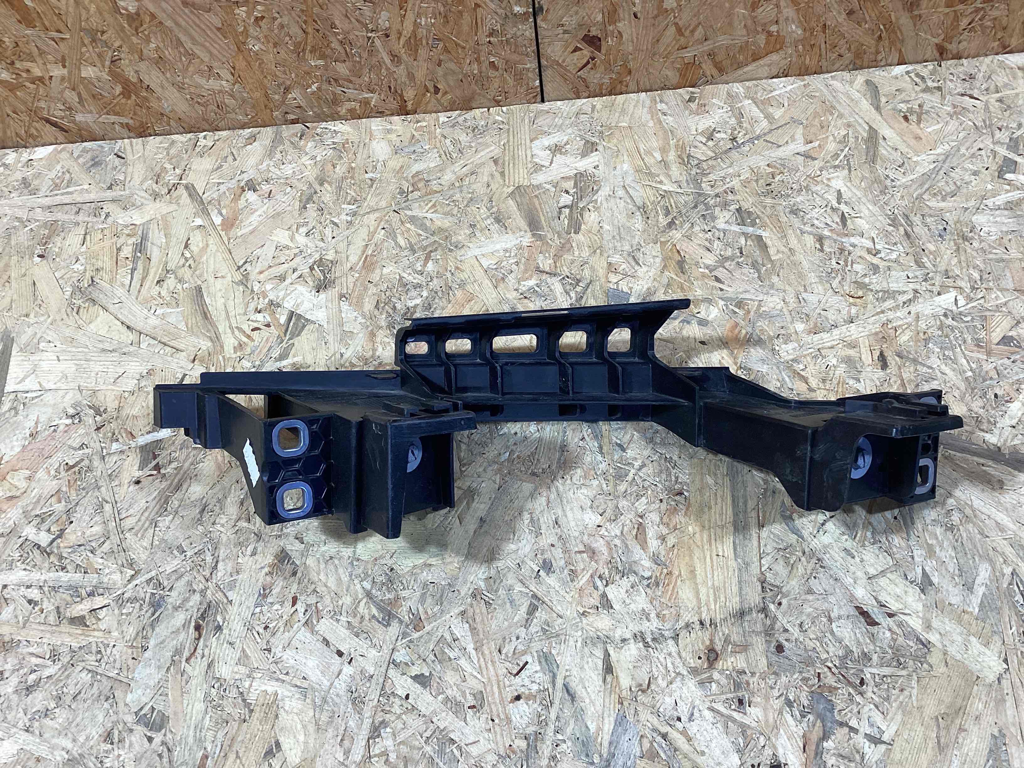 Крепление фары Porsche Cayenne 090426-118