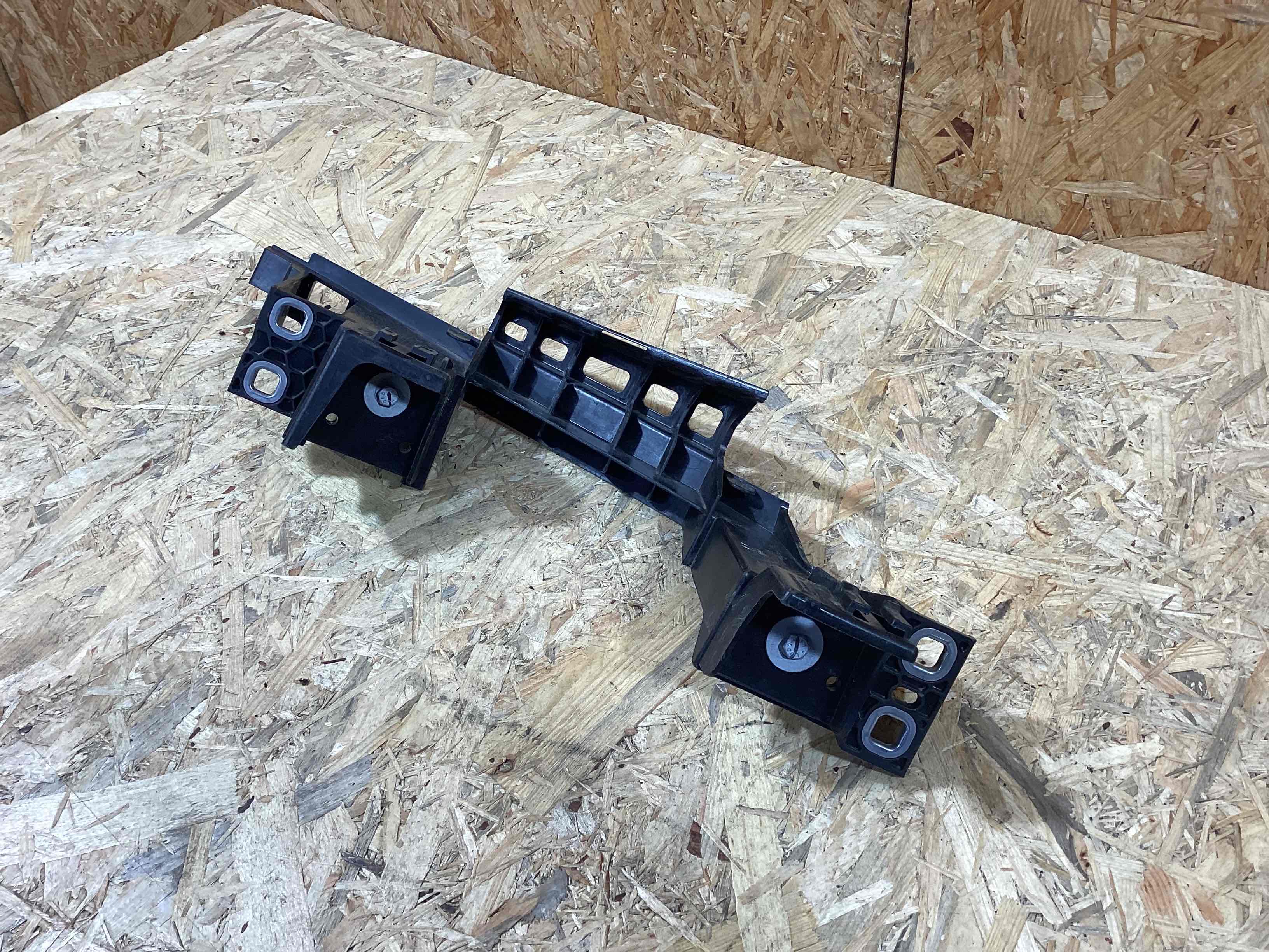 Крепление фары Porsche Cayenne 090426-118