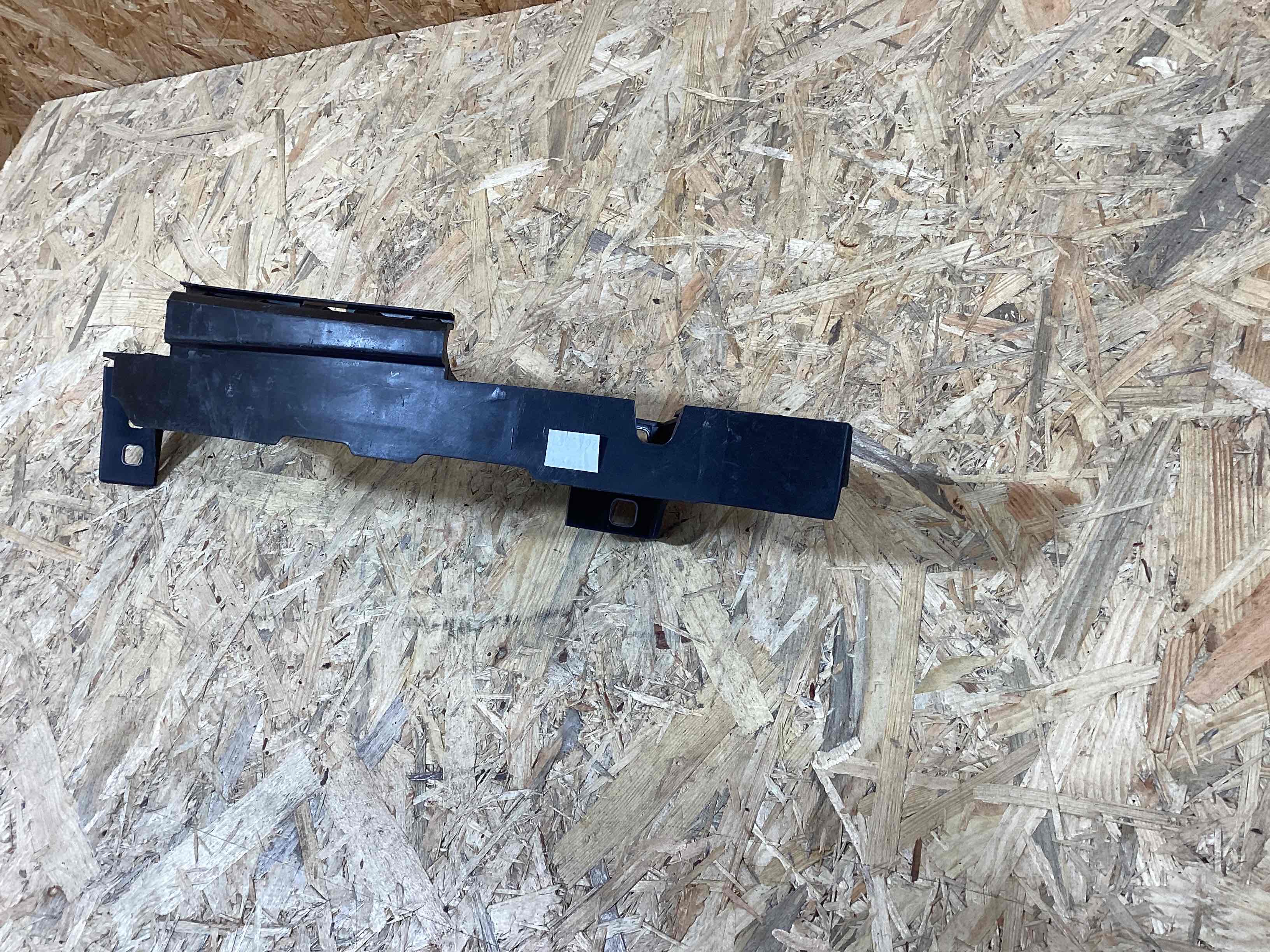 Крепление фары Porsche Cayenne 090426-119