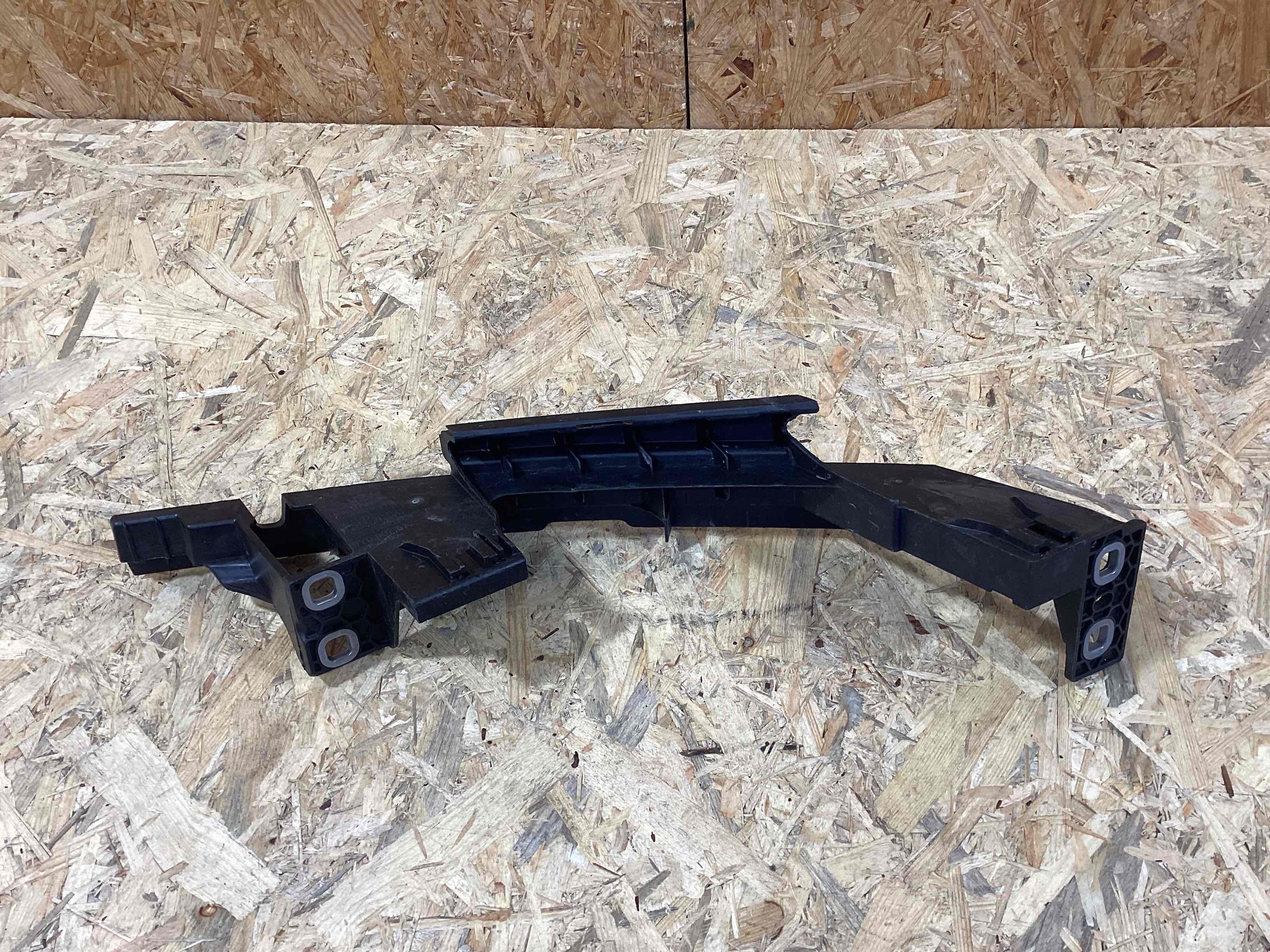 Крепление фары Porsche Cayenne 090426-119