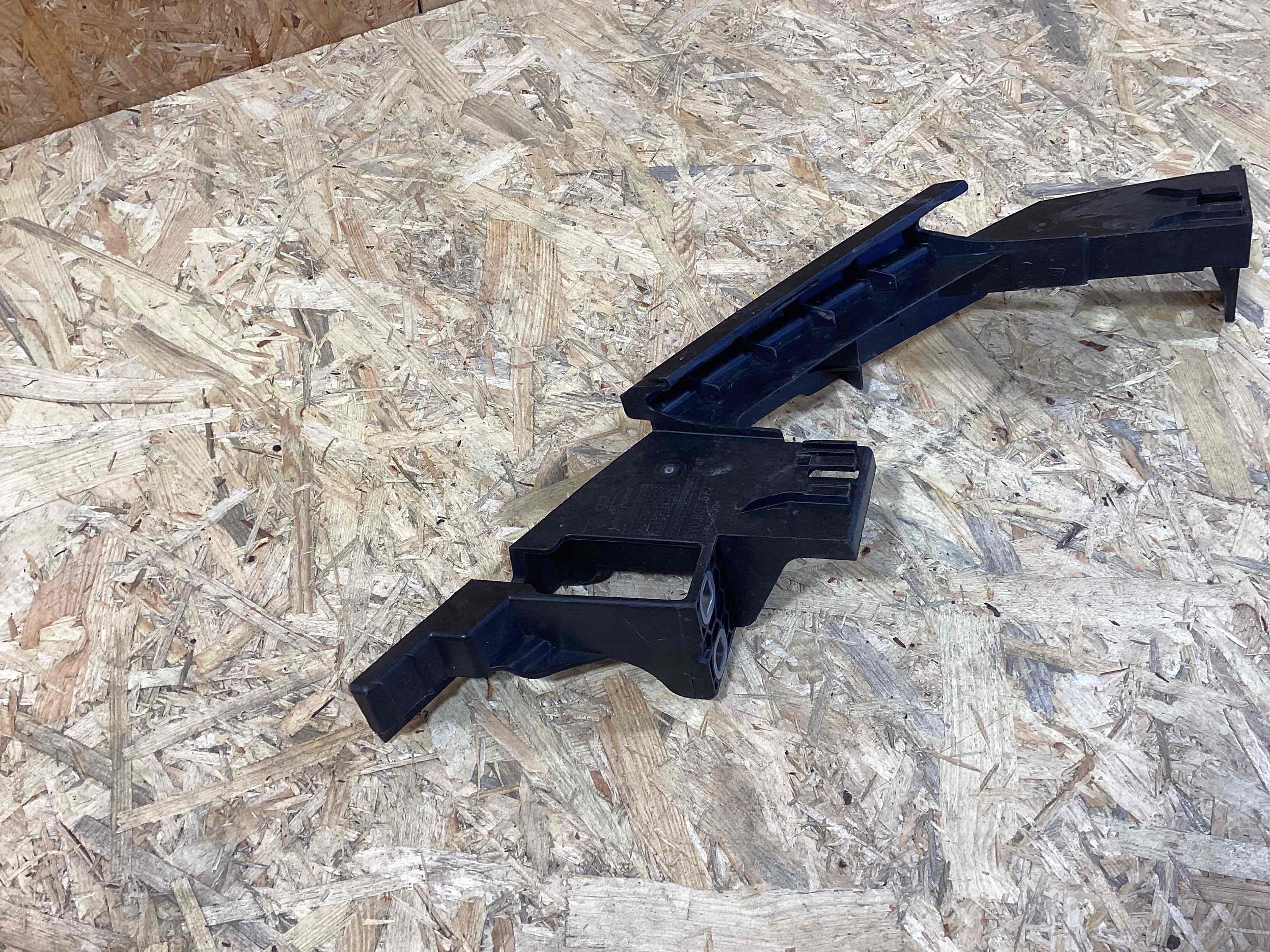 Крепление фары Porsche Cayenne 090426-119