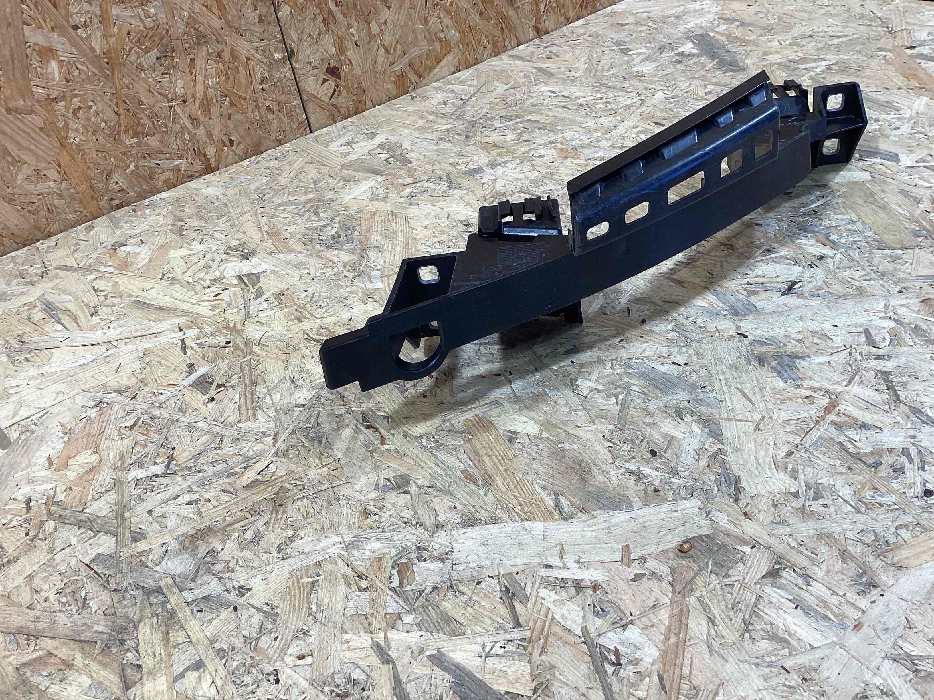 Крепление фары Porsche Cayenne 090426-120