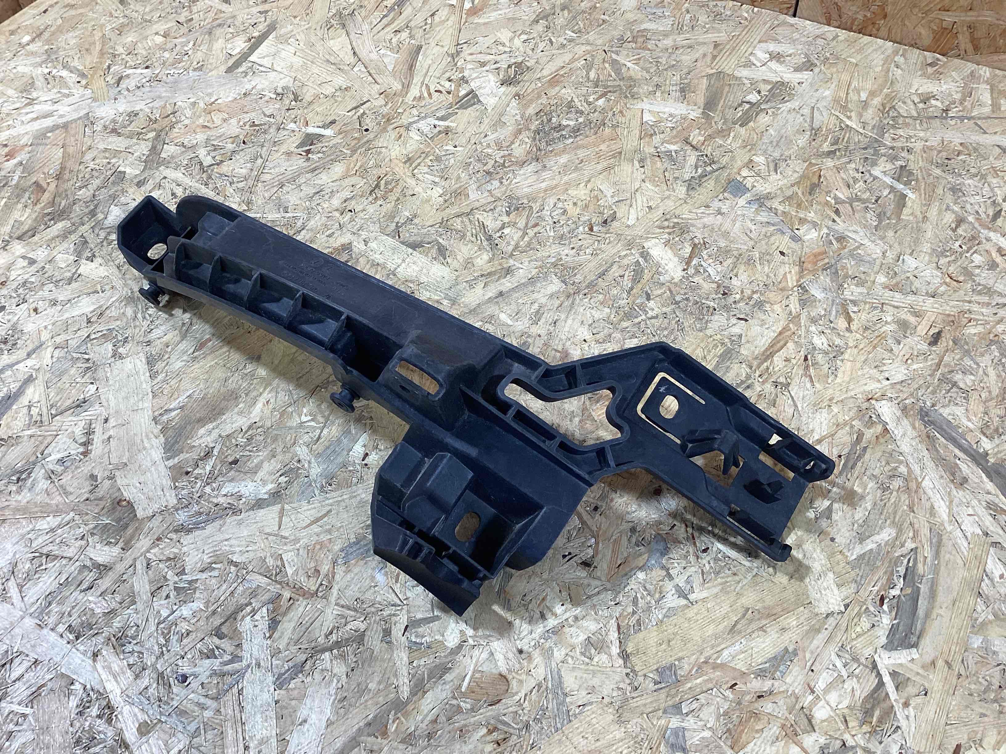 Крепление, кронштейн Porsche Boxster 718 090426-121