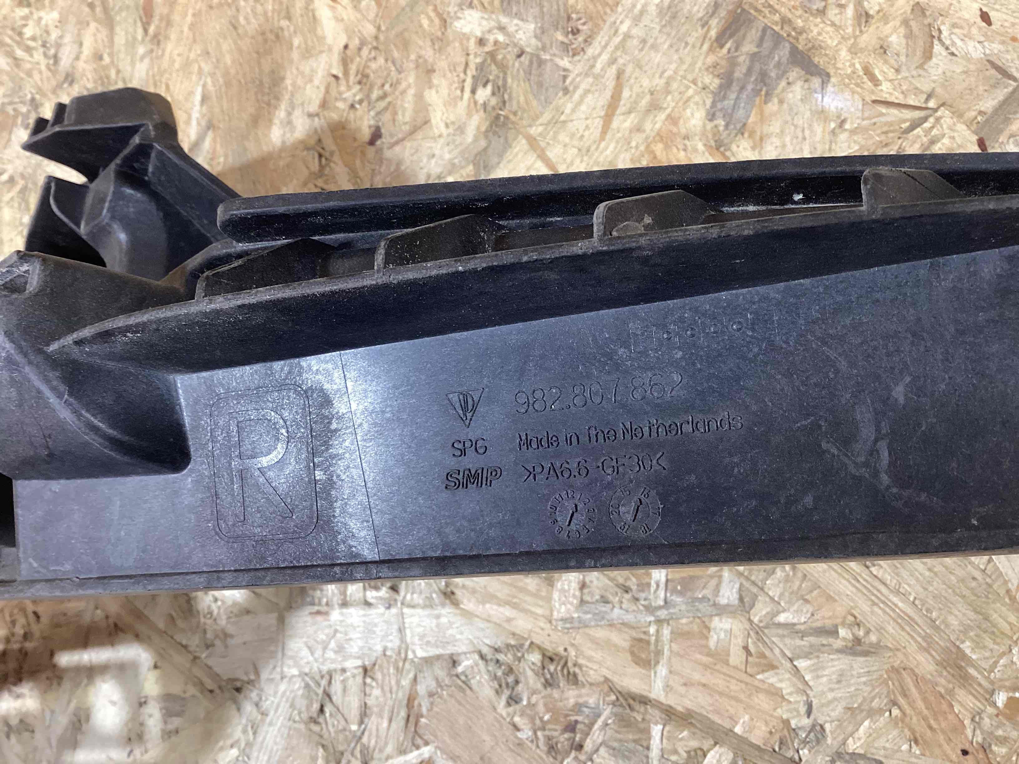 Крепление, кронштейн Porsche Boxster 718 090426-121