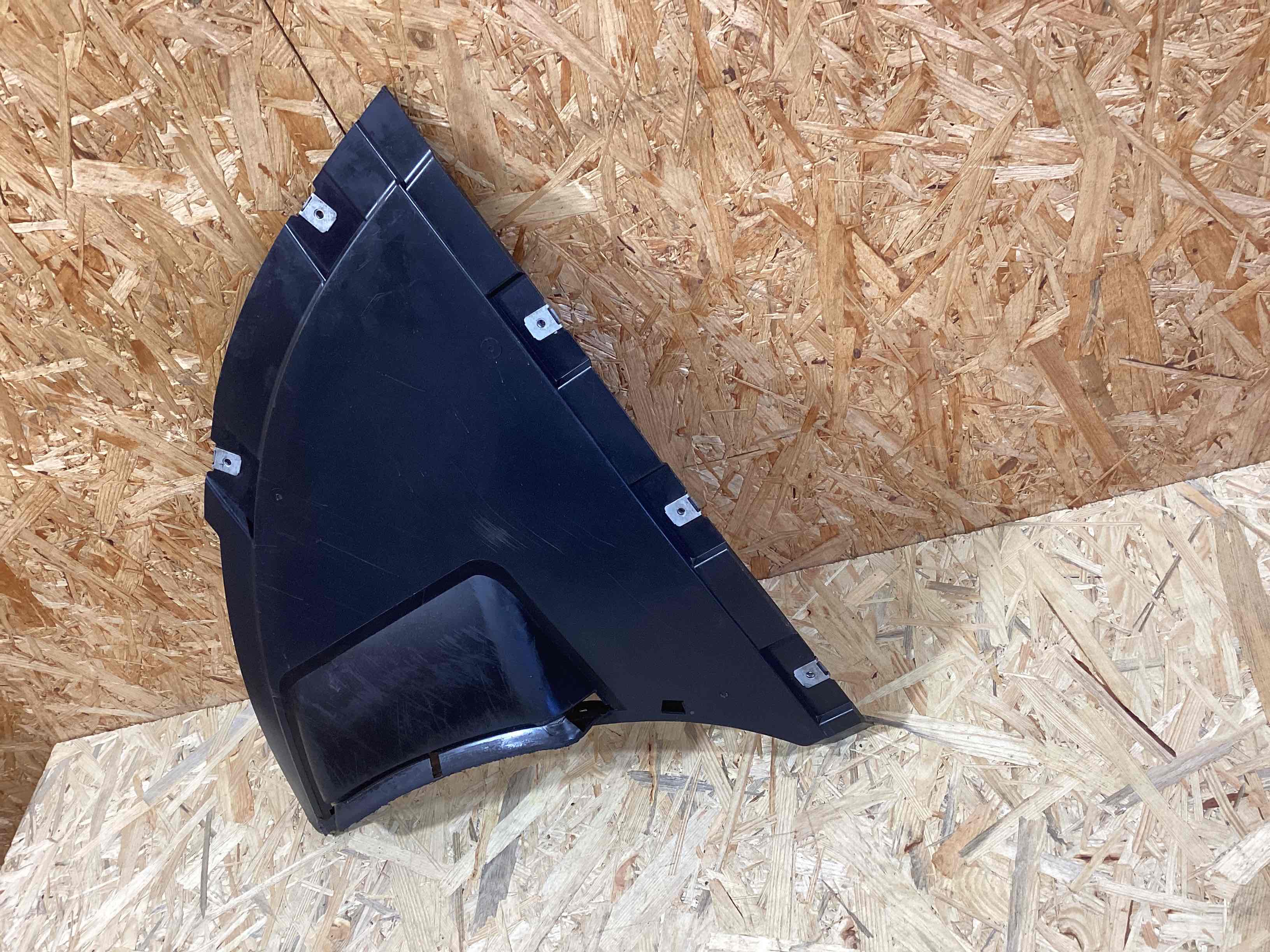 Защита арок передняя правая (подкрылок) Porsche Taycan 090526-149