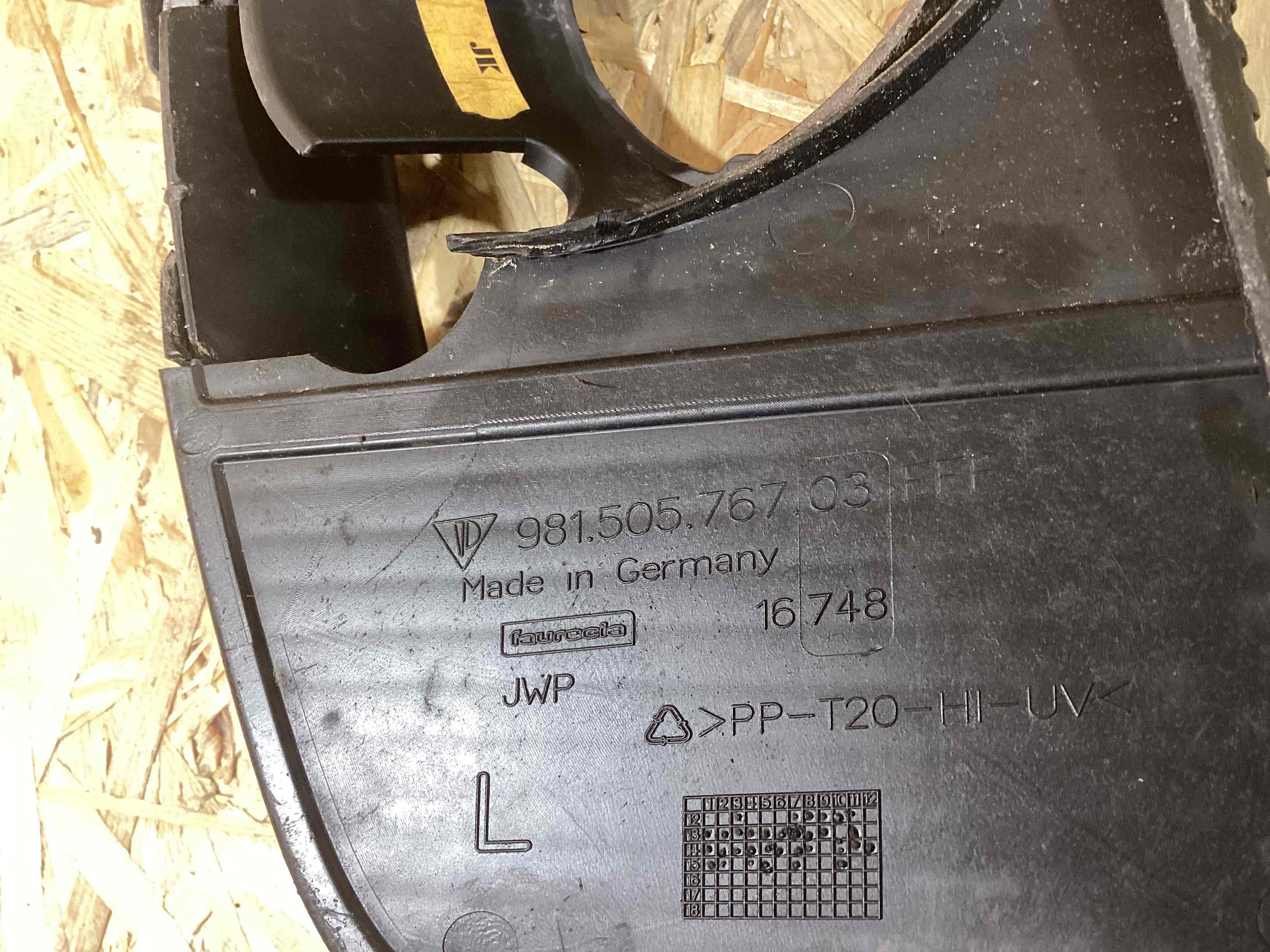Заглушка, вставка (решетка) в бампер Porsche Cayman 090526-153