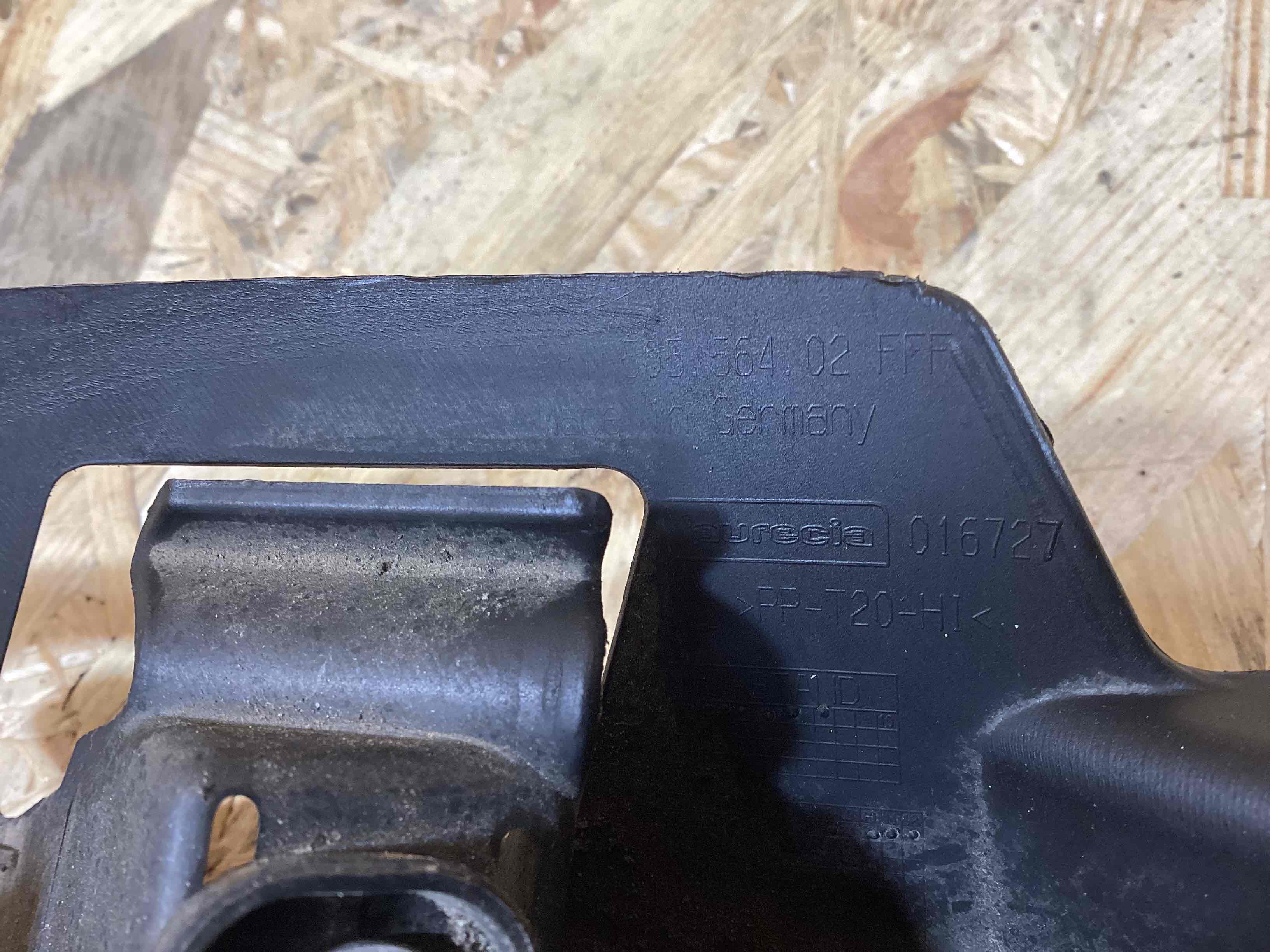 Заглушка, вставка (решетка) в бампер Porsche Cayman 090526-157