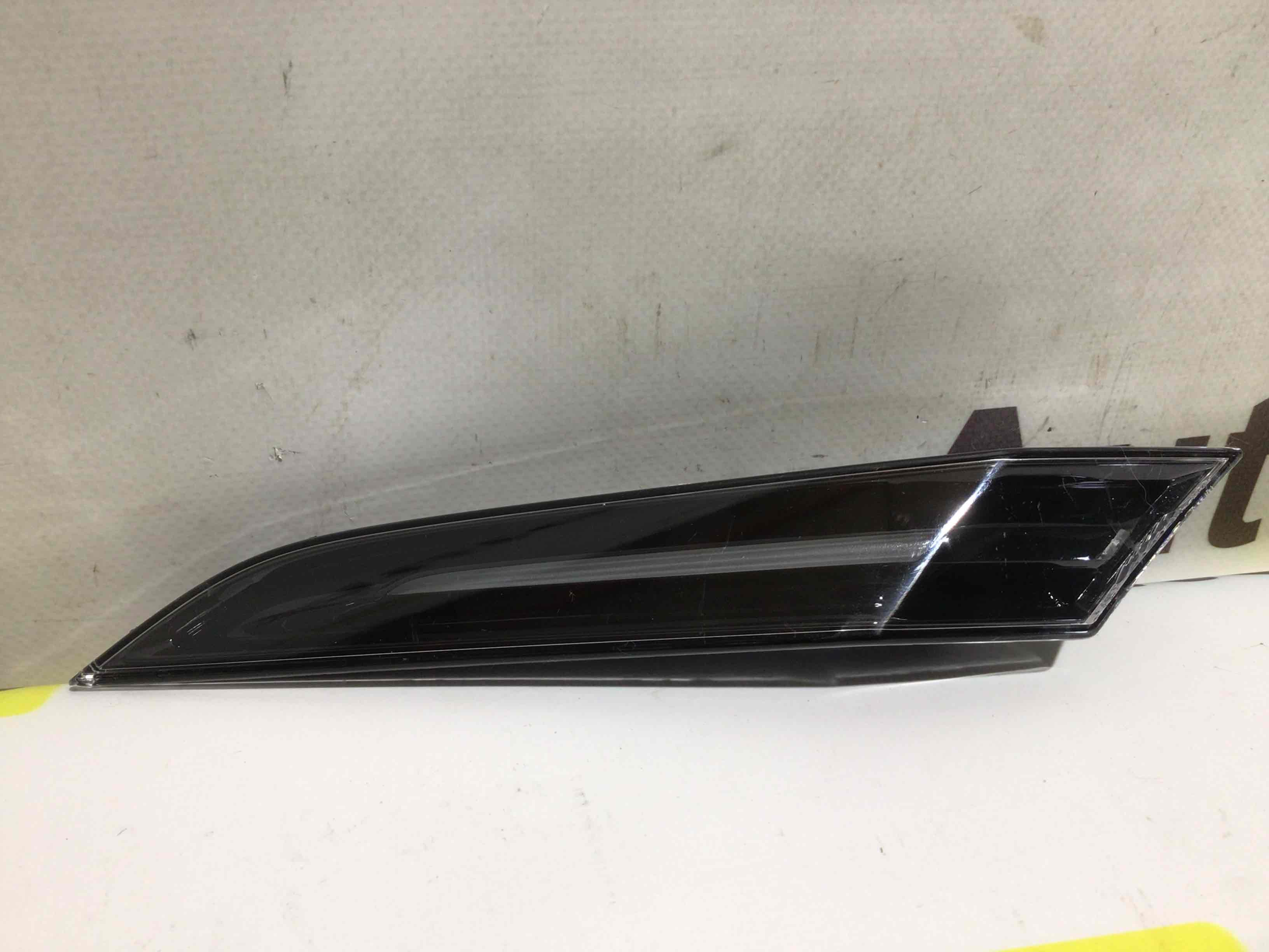 Фонарь (указатель/повторитель поворота, поворотник) Porsche 911 090626-002