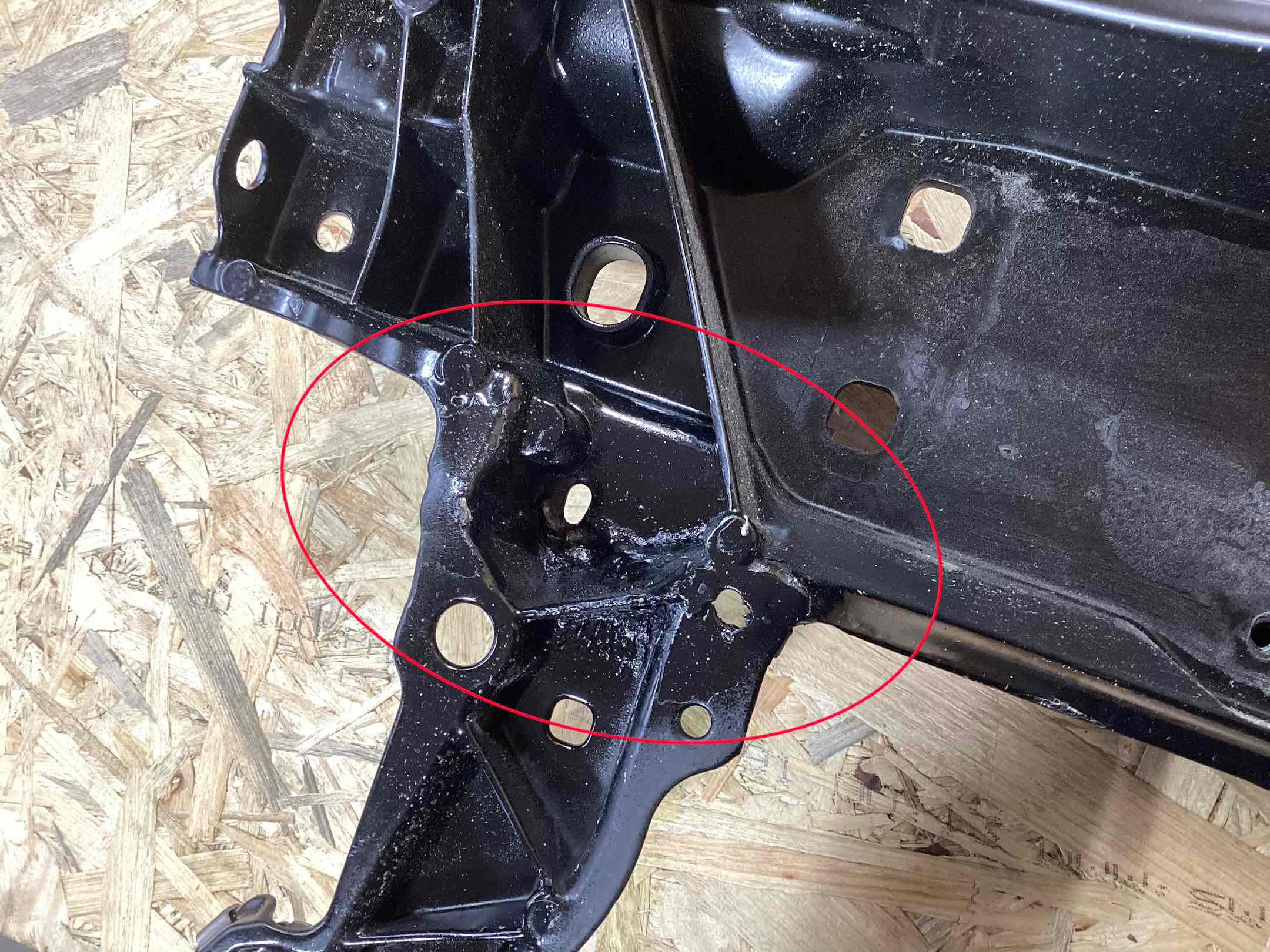 Передняя панель крепления облицовки (телевизор) Porsche Panamera 090626-102