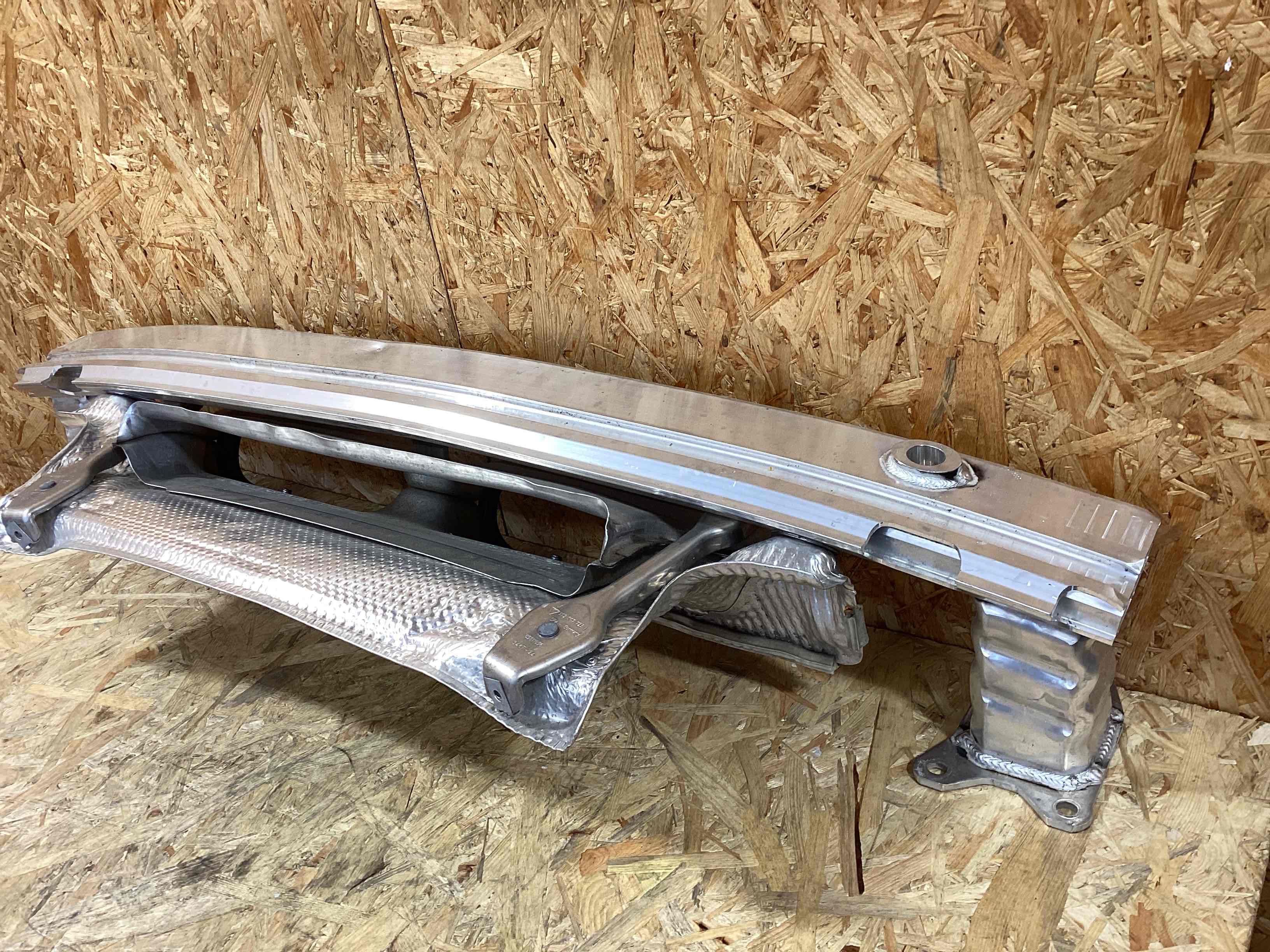 Усилитель бампера заднего Porsche 911 090726-103