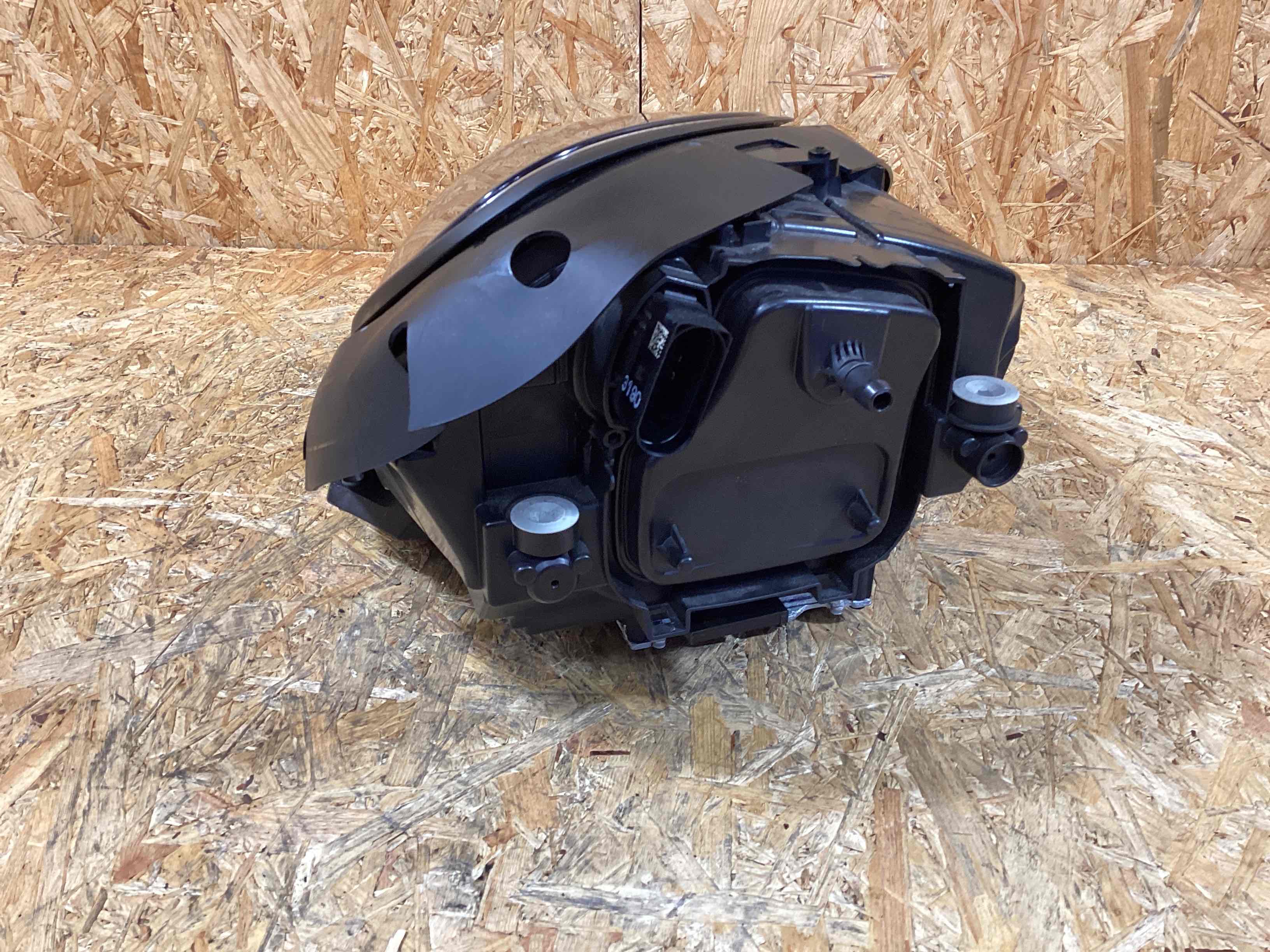 Фара правая Porsche Macan 091025-101