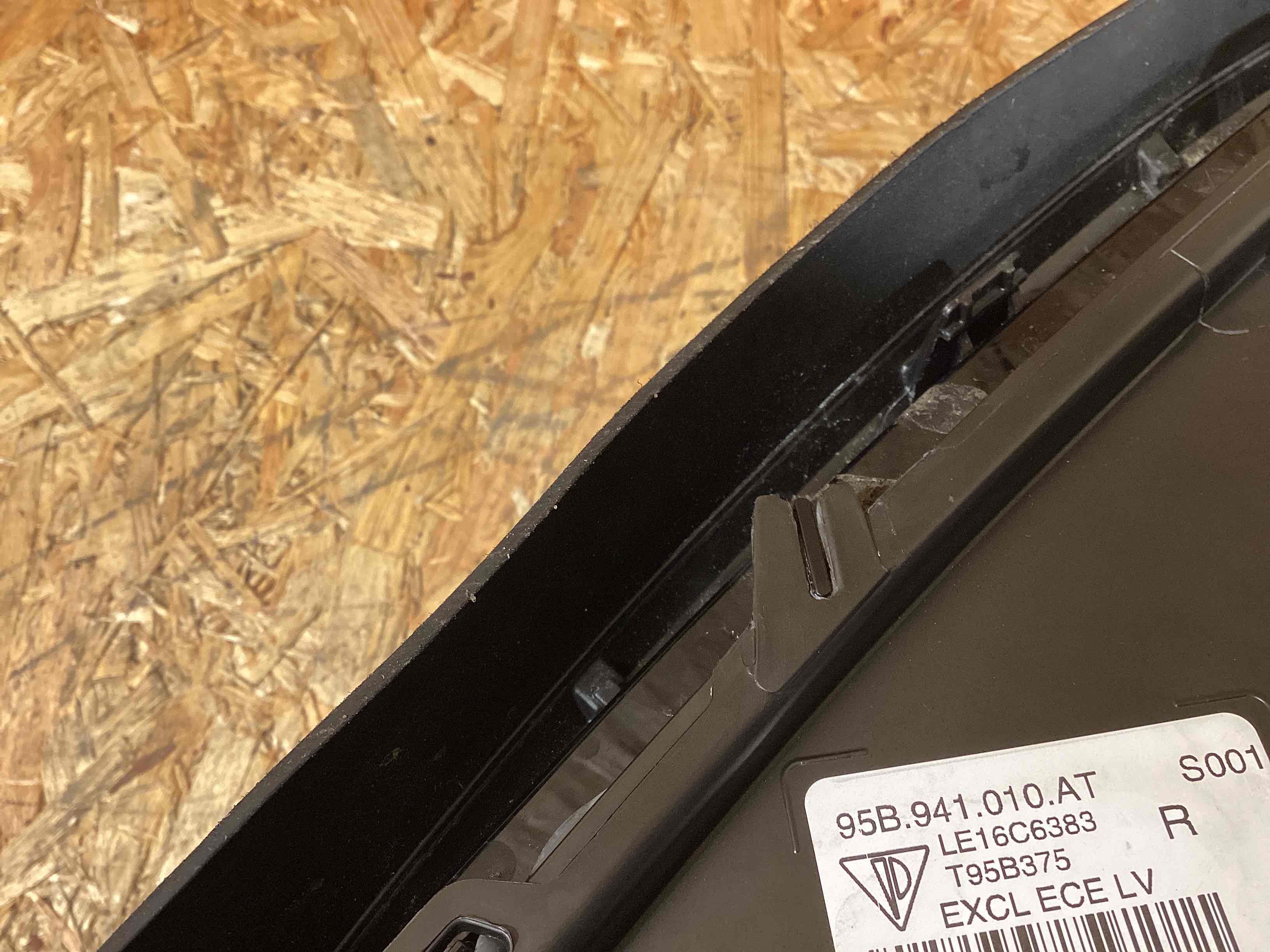 Фара правая Porsche Macan 091025-101