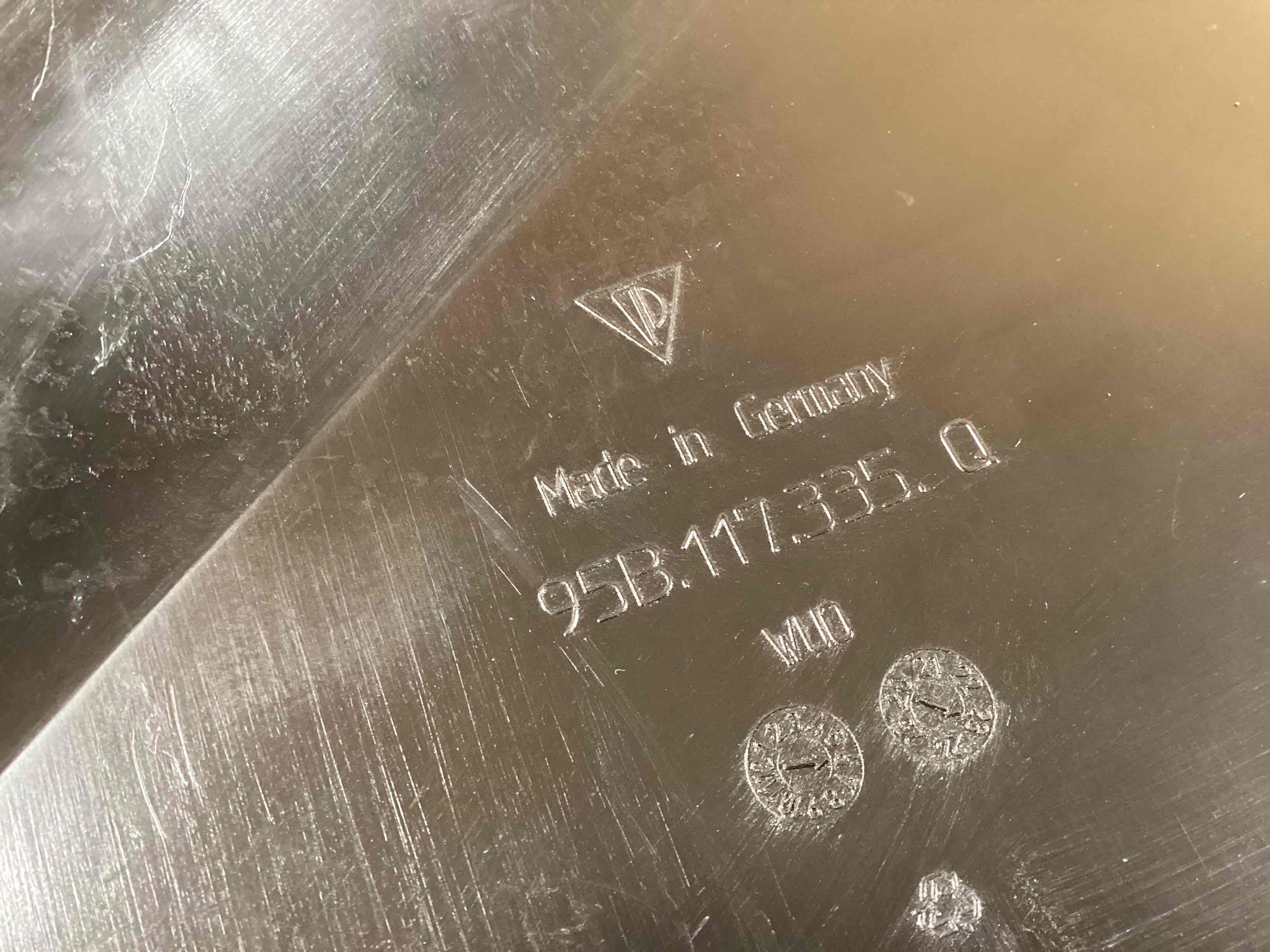 Воздуховод Porsche Macan 091025-103