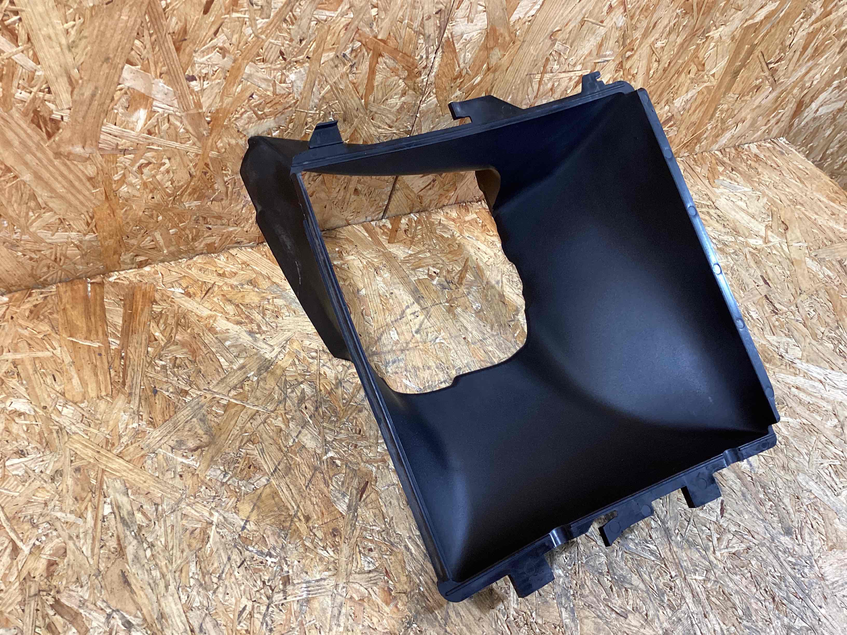 Воздуховод Porsche Macan 091025-104