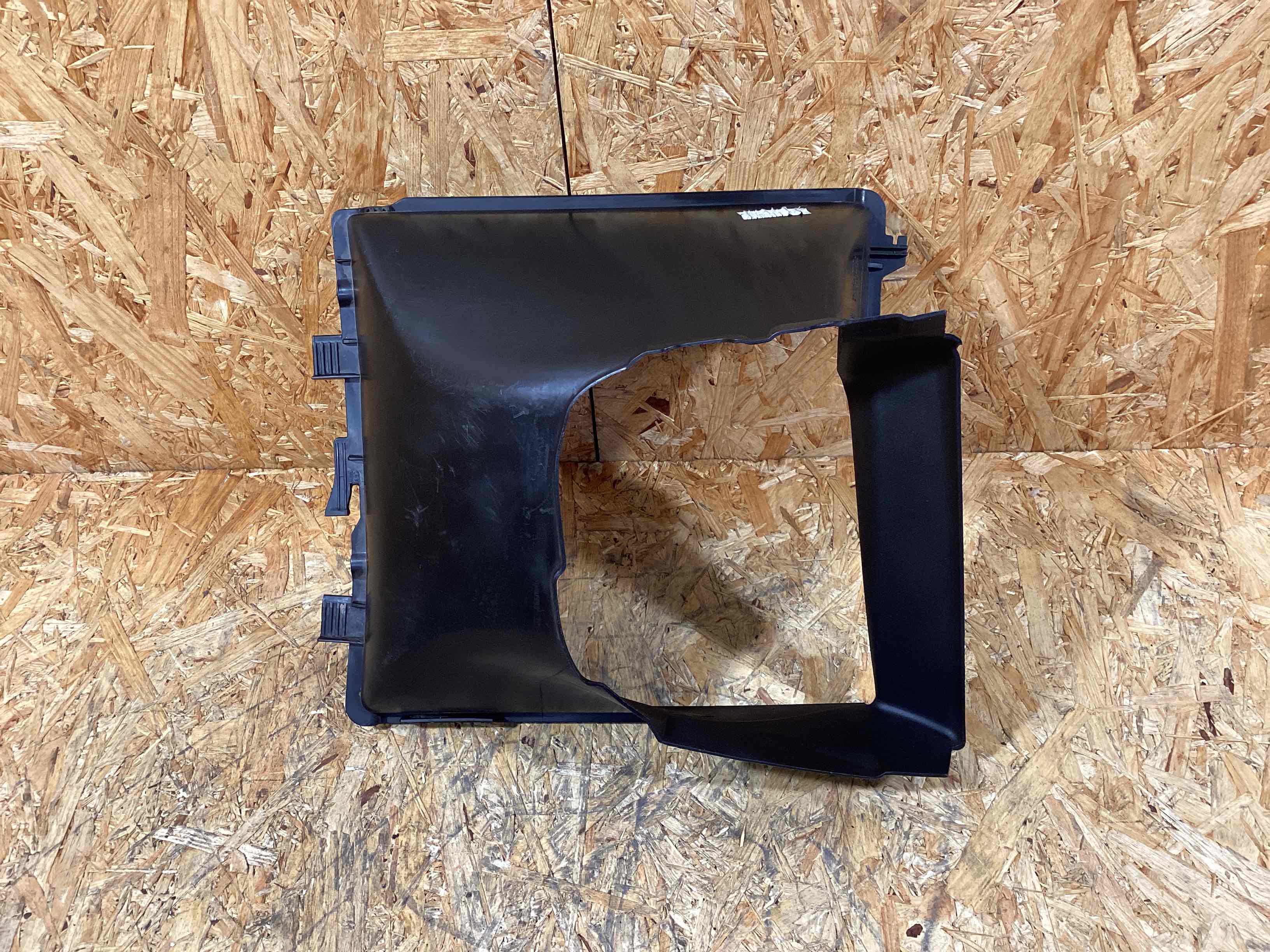 Воздуховод Porsche Macan 091025-104