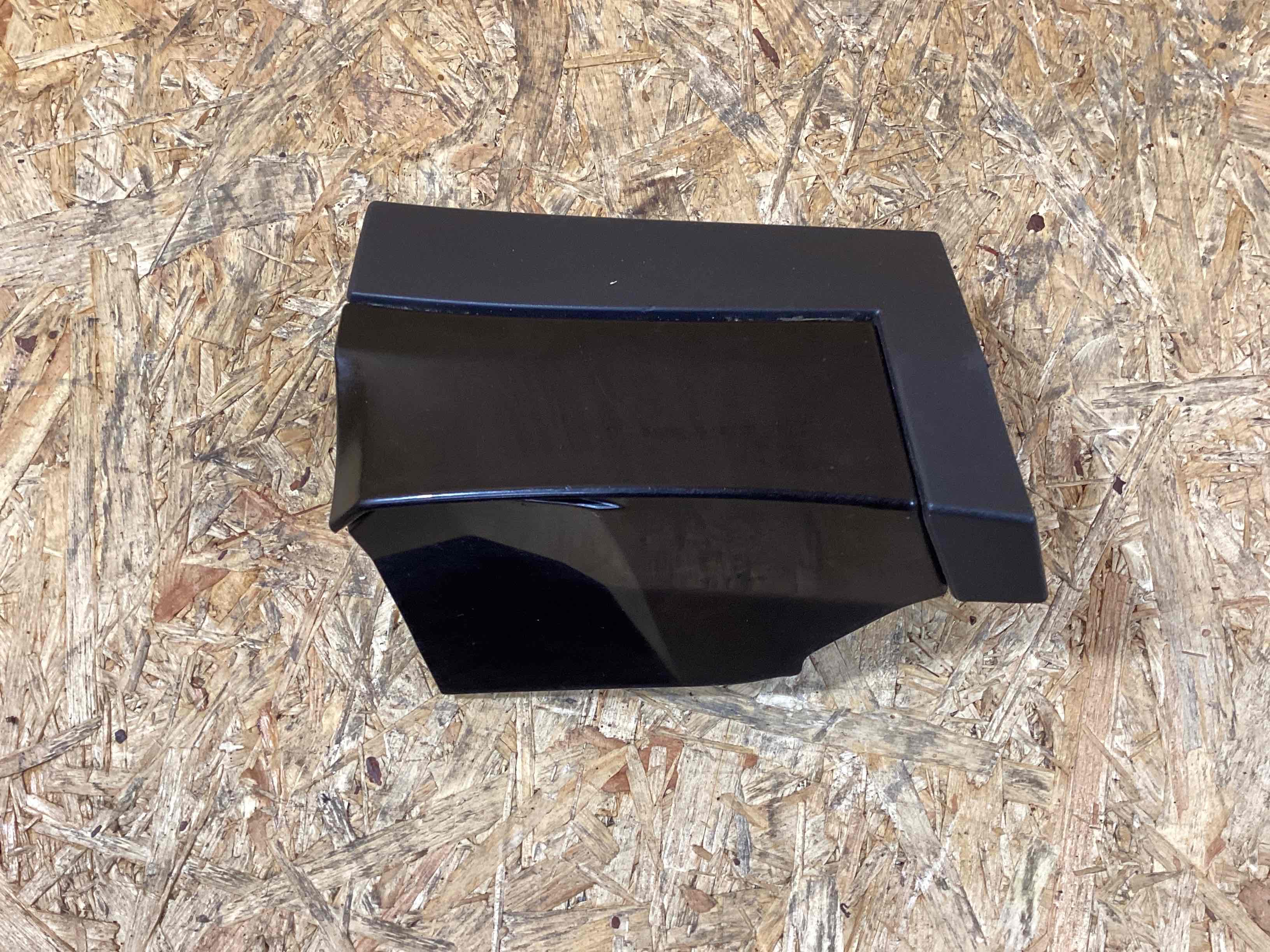 Молдинг крыла, решетки и жабры крыла Land Rover Range Rover Evoque L538 091025-112