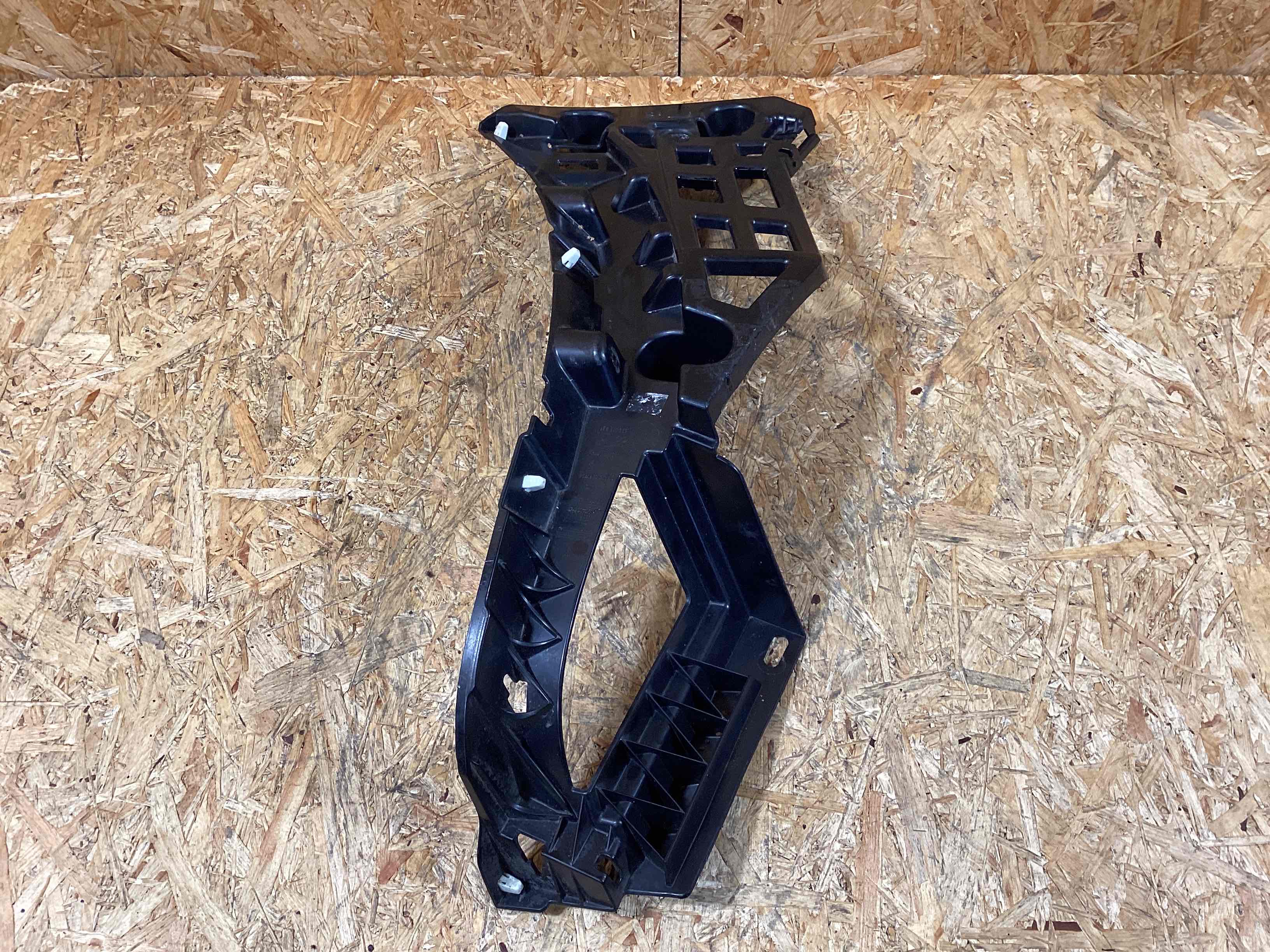 Крепление бампера Porsche Macan 091025-115