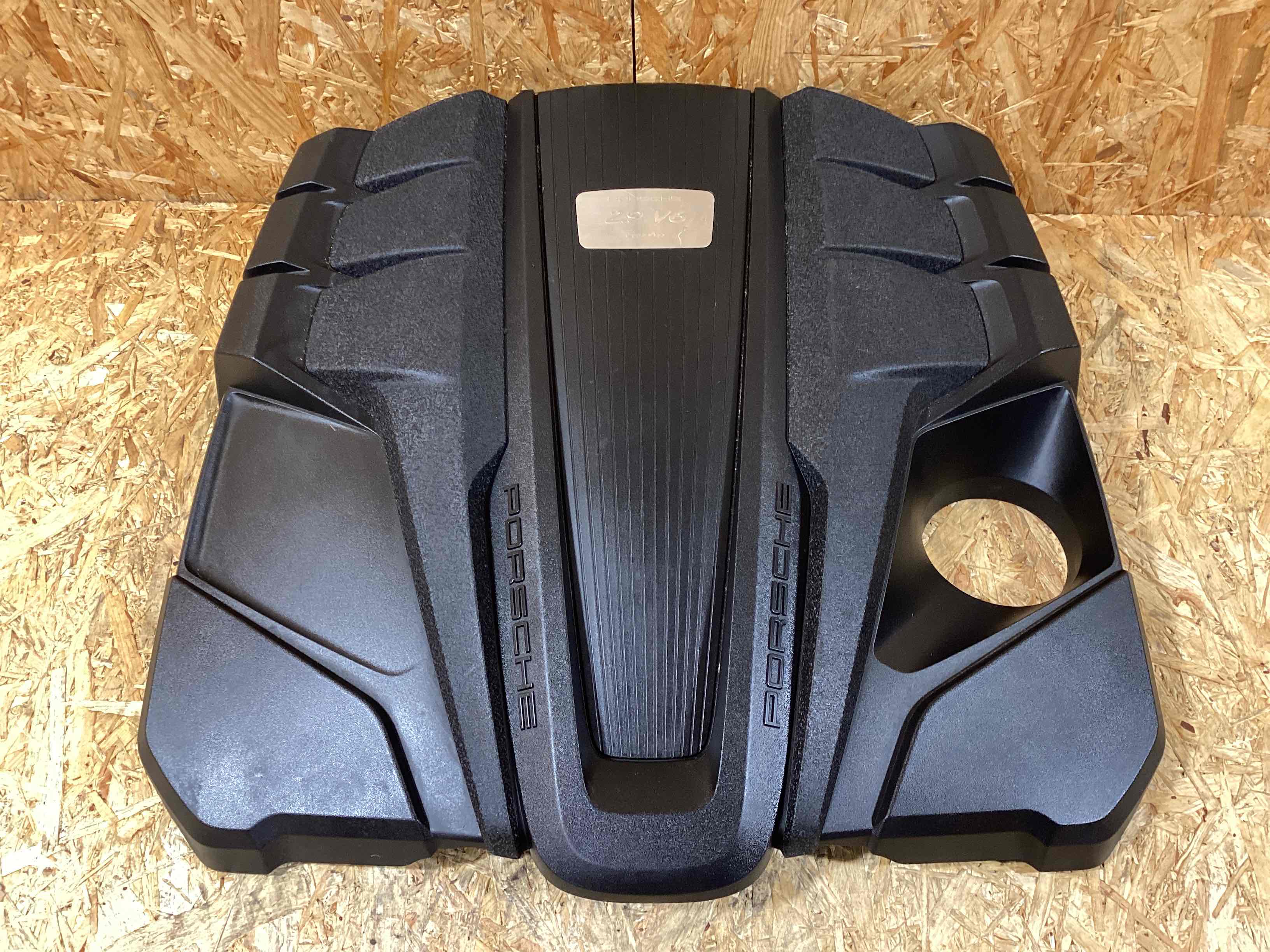 Крышка двигателя передняя Porsche Macan 091025-117