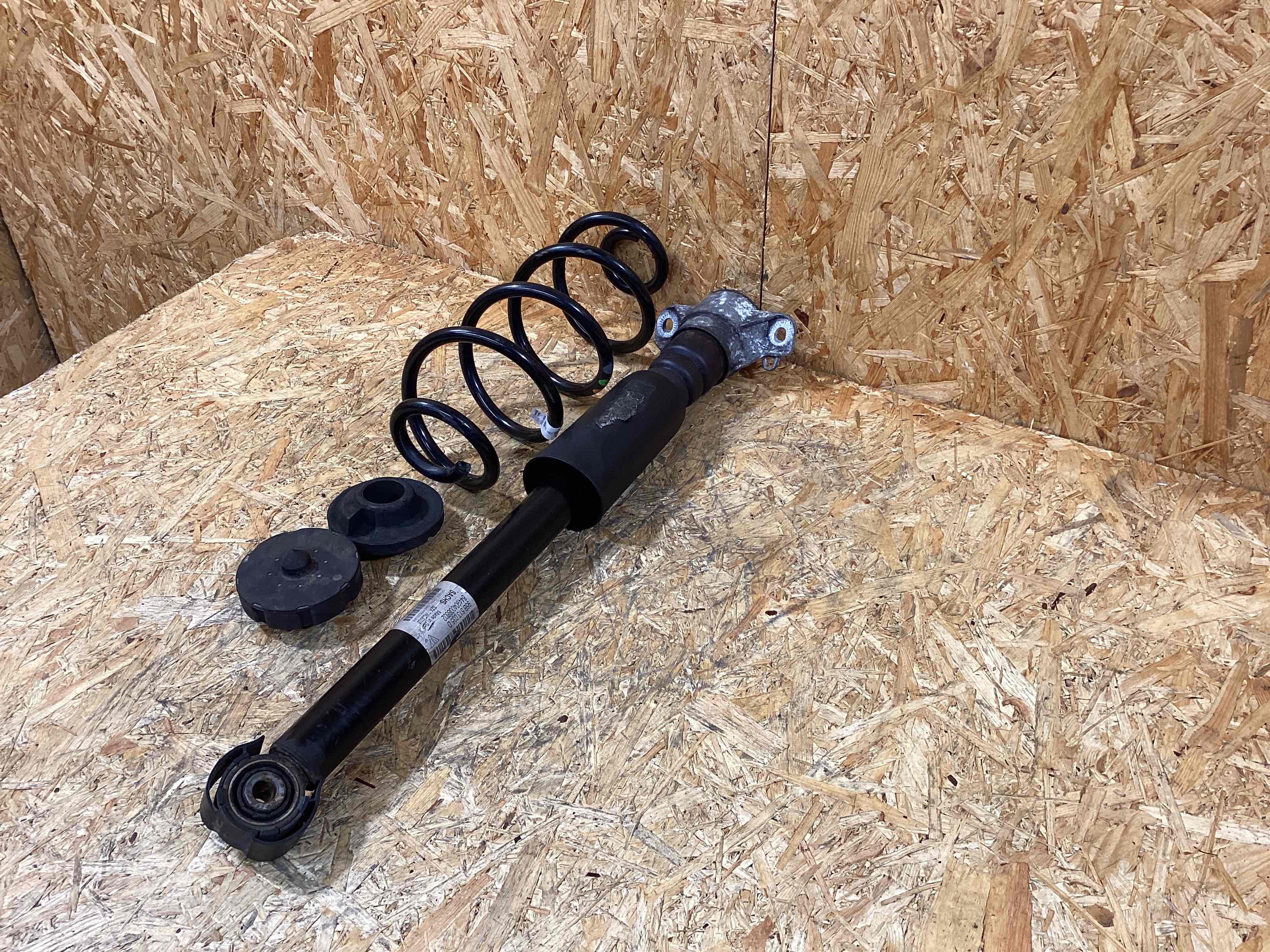 Амортизатор задний Porsche Macan 091025-119