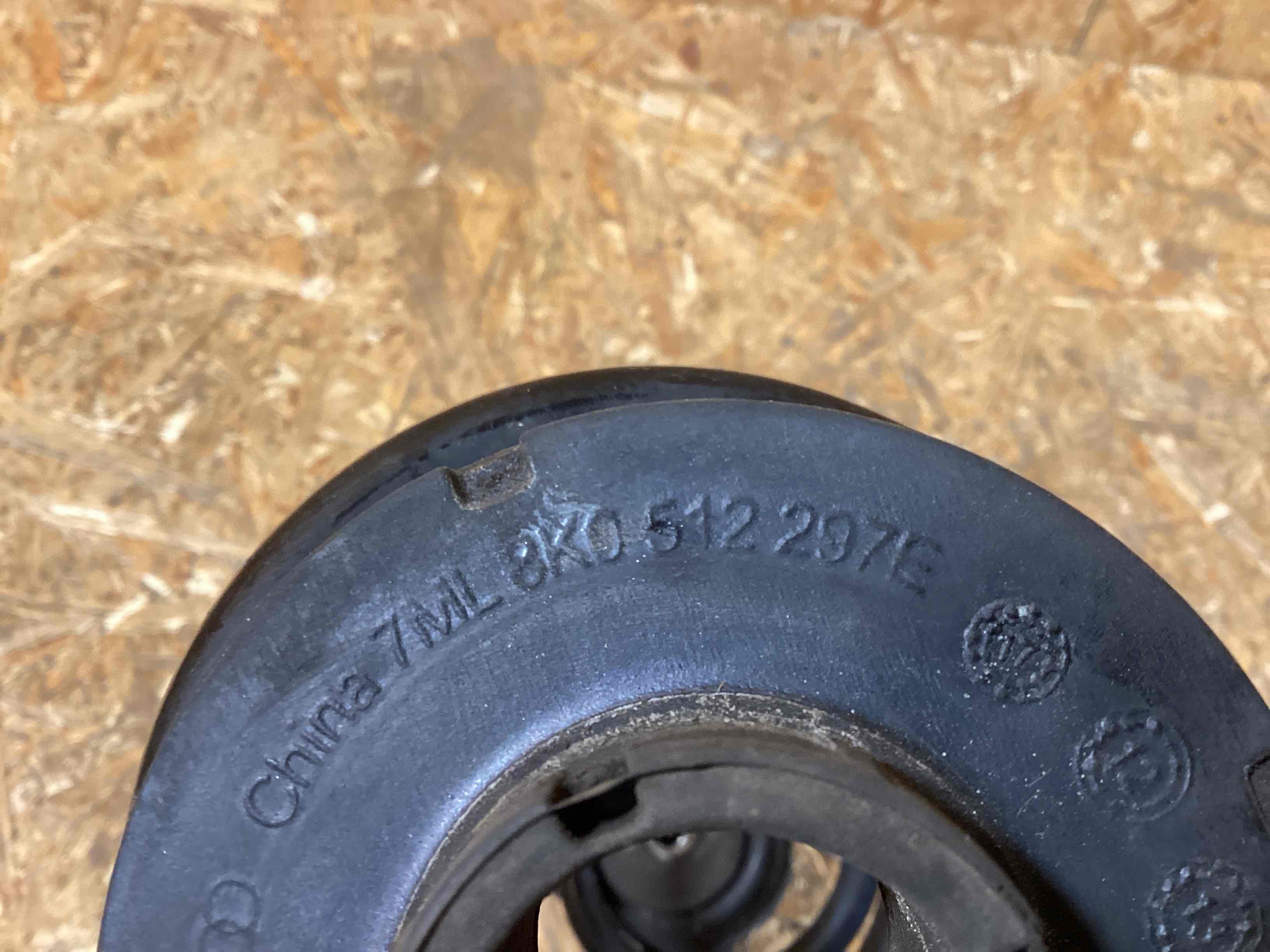 Амортизатор задний Porsche Macan 091025-121